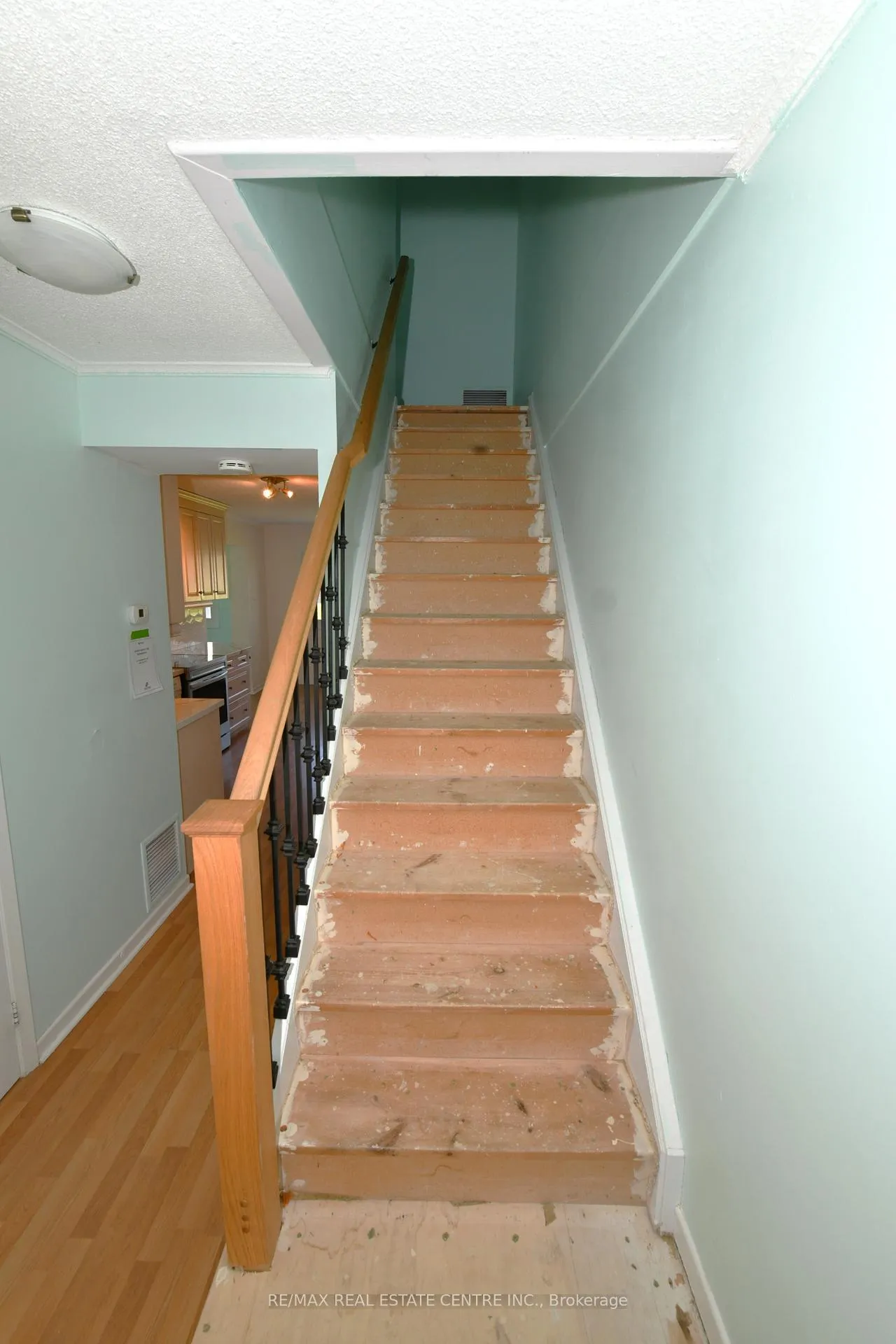 Photo 12 of Unit 96, 30 Green Valley Drive, Kitchener, Pioneer Park — HOMEH