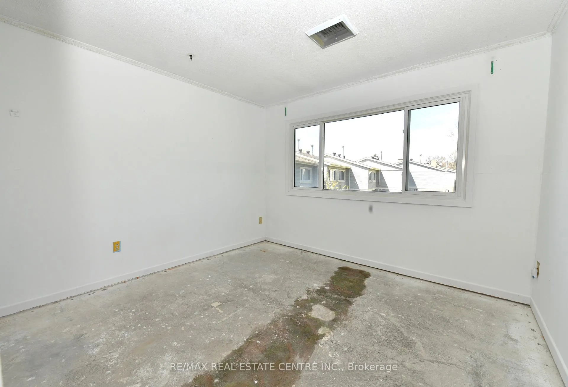 Photo 16 of Unit 96, 30 Green Valley Drive, Kitchener, Pioneer Park — HOMEH