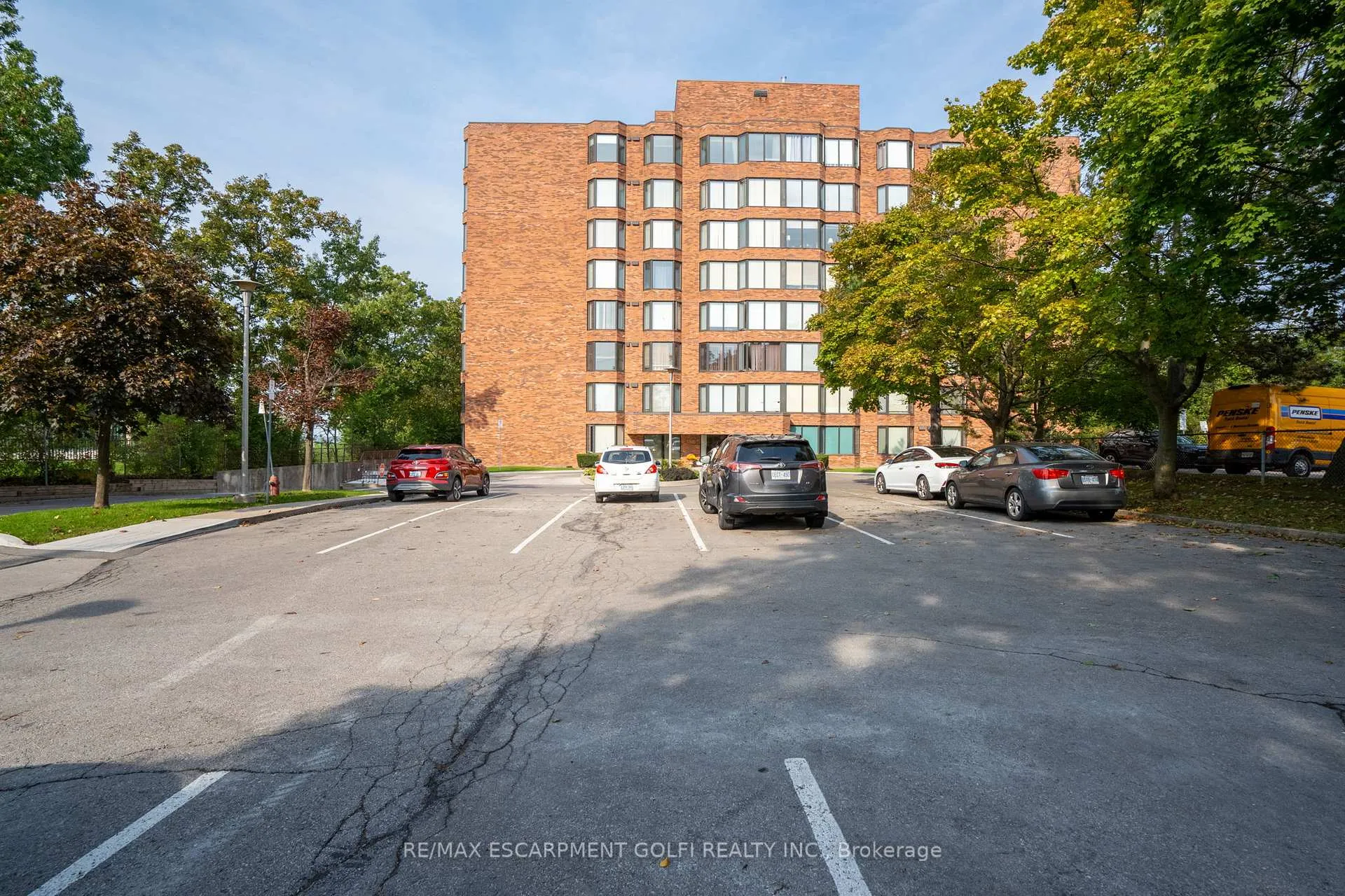 Photo 5 of Unit 103, 200 Limeridge Road W, Hamilton, Rolston — HOMEH