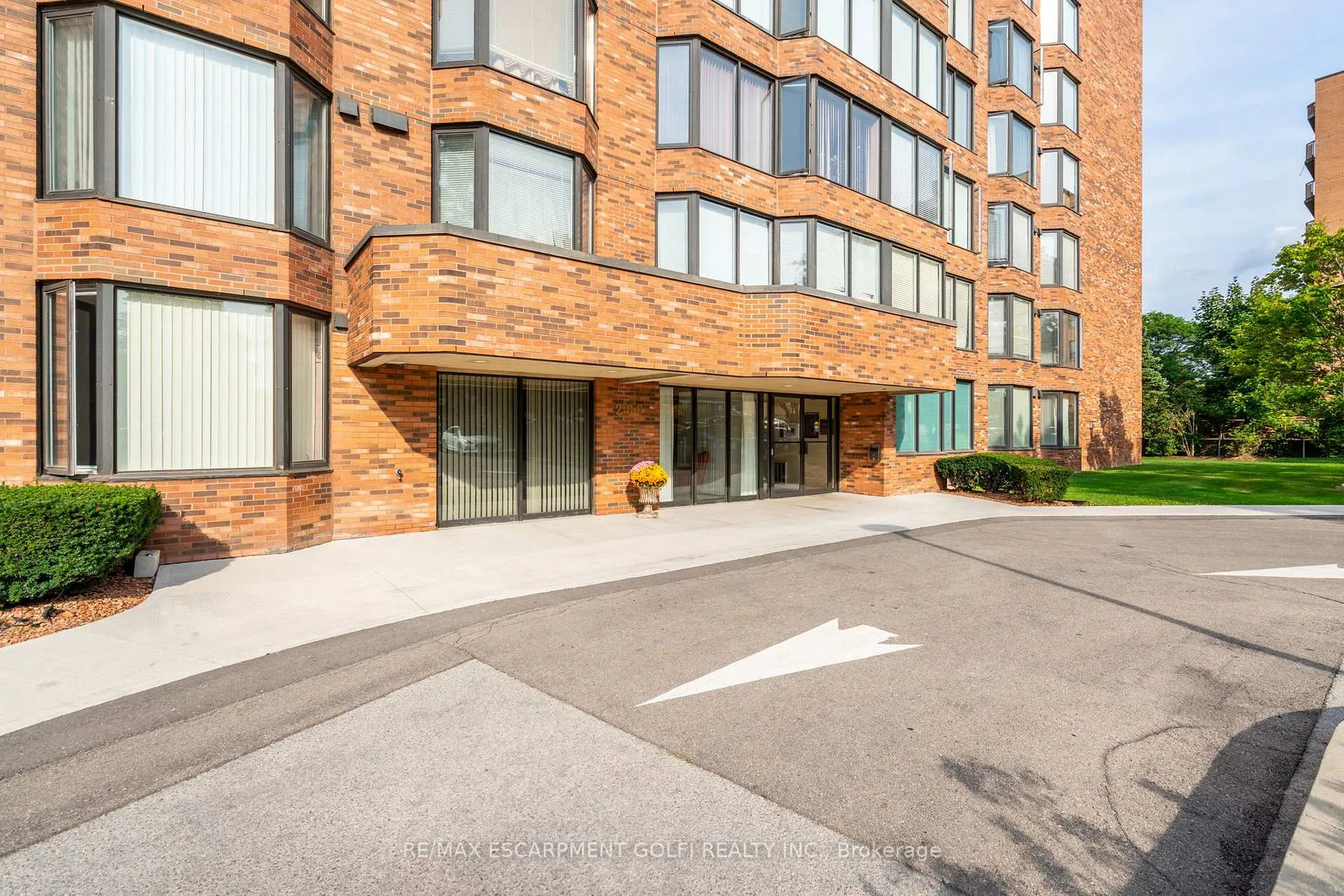 Photo 6 of Unit 103, 200 Limeridge Road W, Hamilton, Rolston — HOMEH