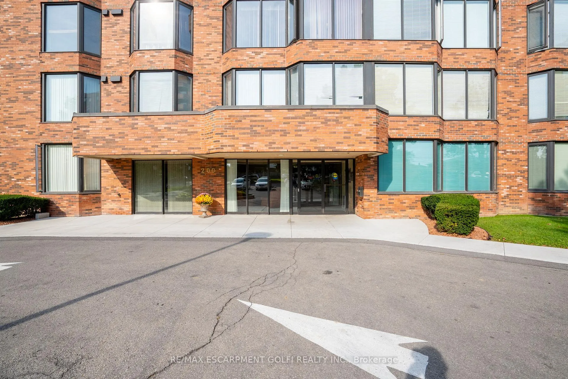Photo 7 of Unit 103, 200 Limeridge Road W, Hamilton, Rolston — HOMEH
