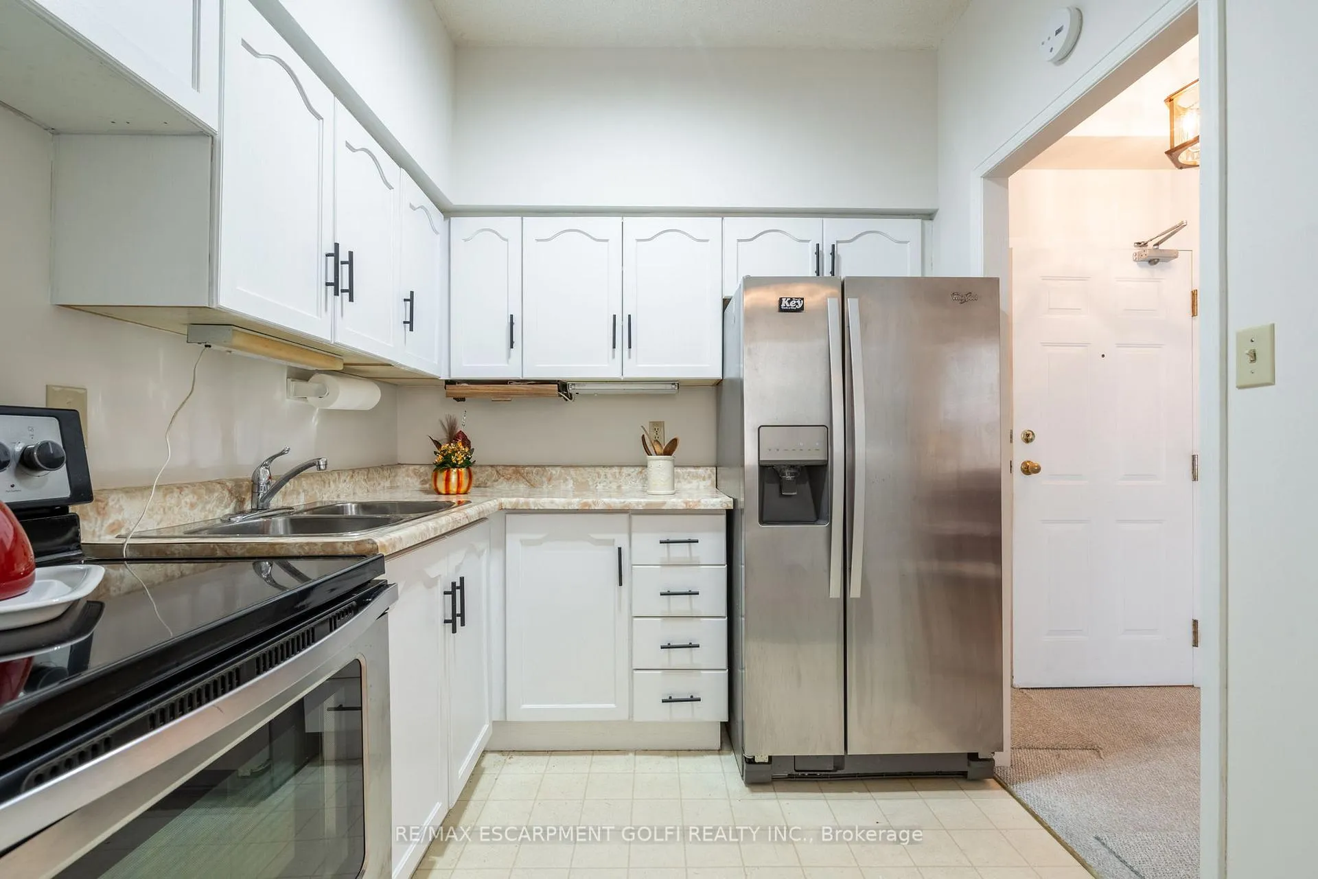 Photo 11 of Unit 103, 200 Limeridge Road W, Hamilton, Rolston — HOMEH