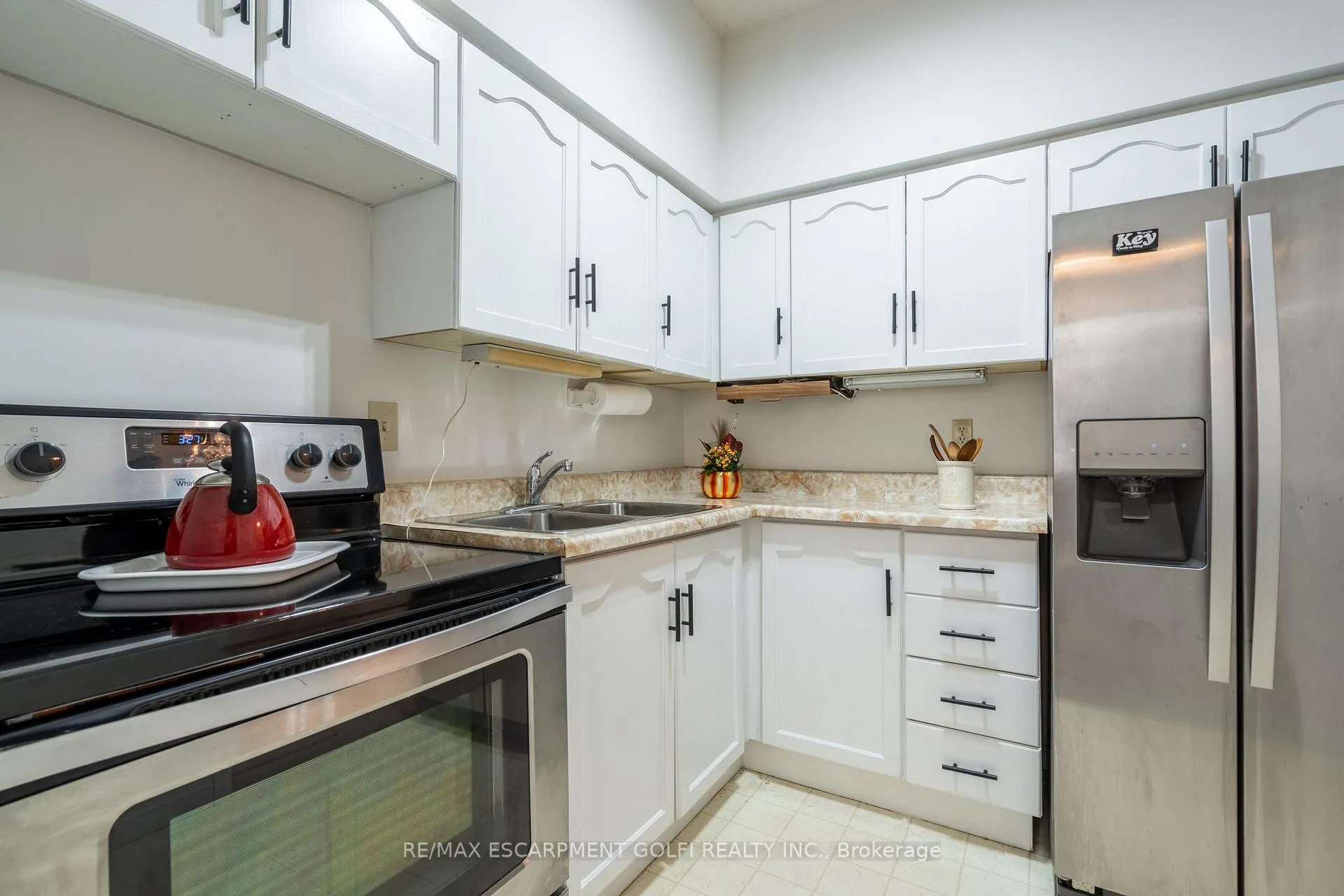 Photo 12 of Unit 103, 200 Limeridge Road W, Hamilton, Rolston — HOMEH