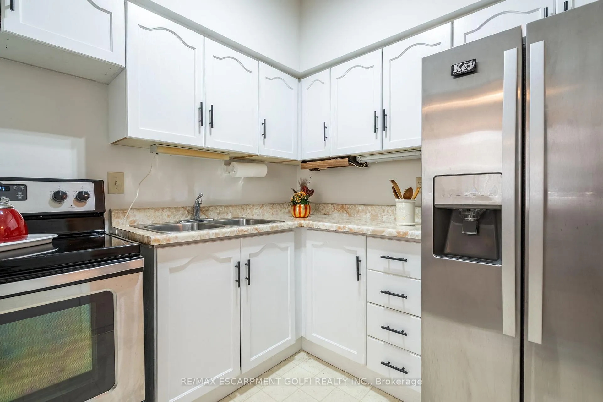 Photo 13 of Unit 103, 200 Limeridge Road W, Hamilton, Rolston — HOMEH