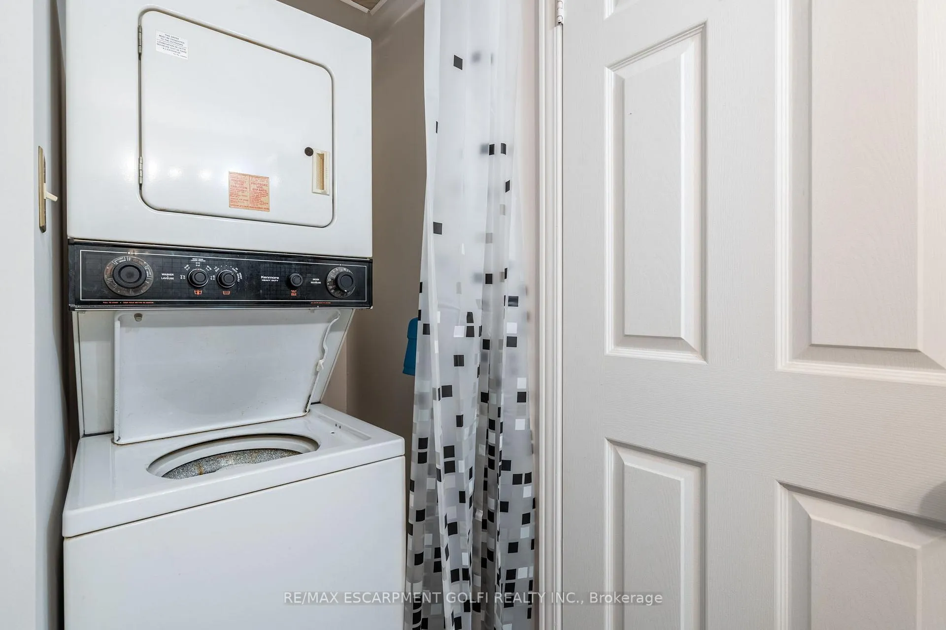 Photo 30 of Unit 103, 200 Limeridge Road W, Hamilton, Rolston — HOMEH