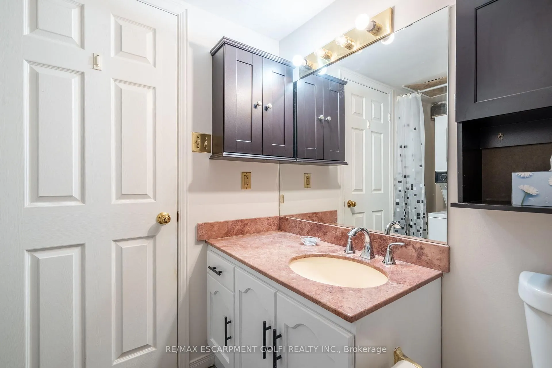 Photo 31 of Unit 103, 200 Limeridge Road W, Hamilton, Rolston — HOMEH