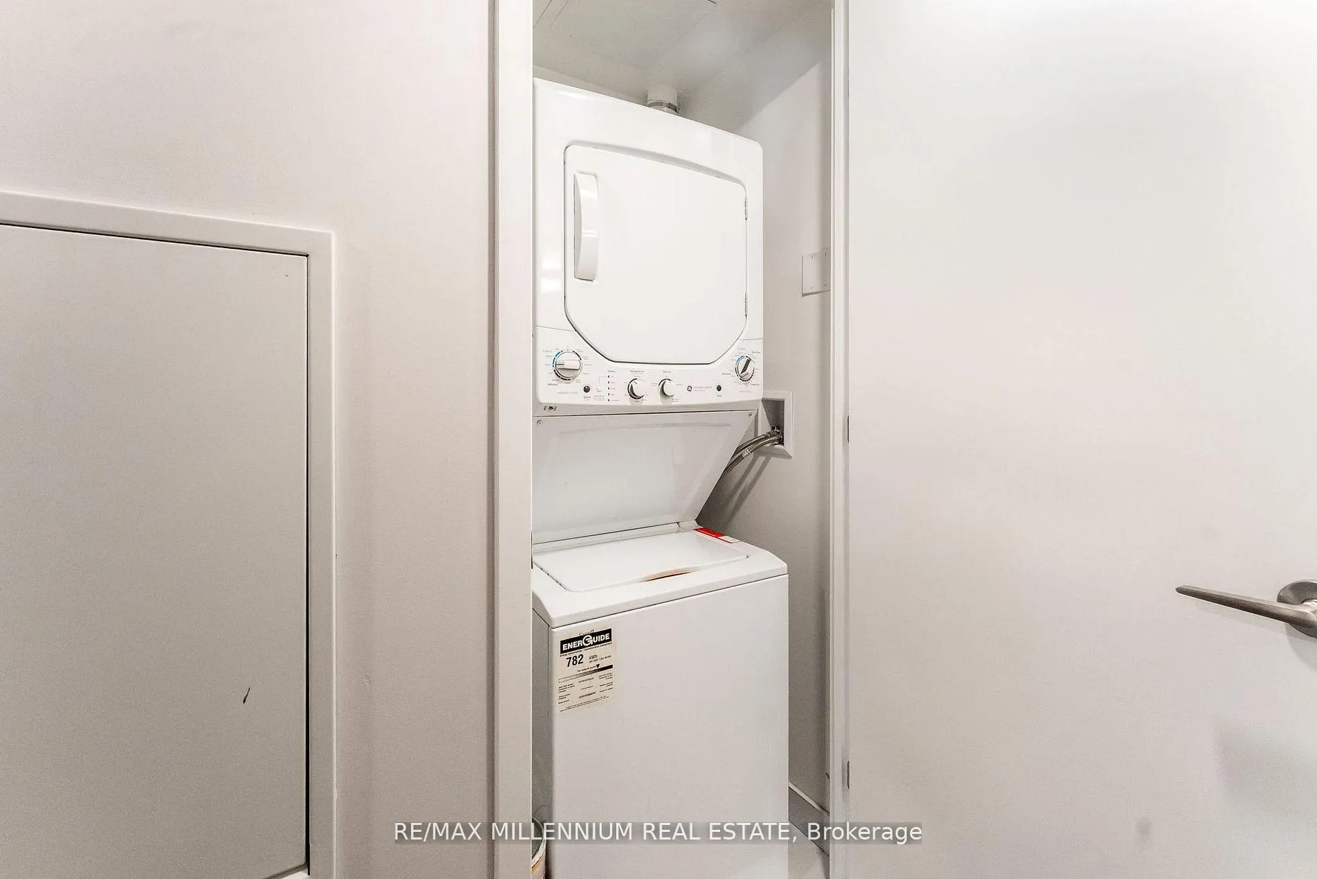 Photo 6 of Unit 1308, 18 Maitland Terrace, Toronto, Church-Yonge Corridor — HOMEH