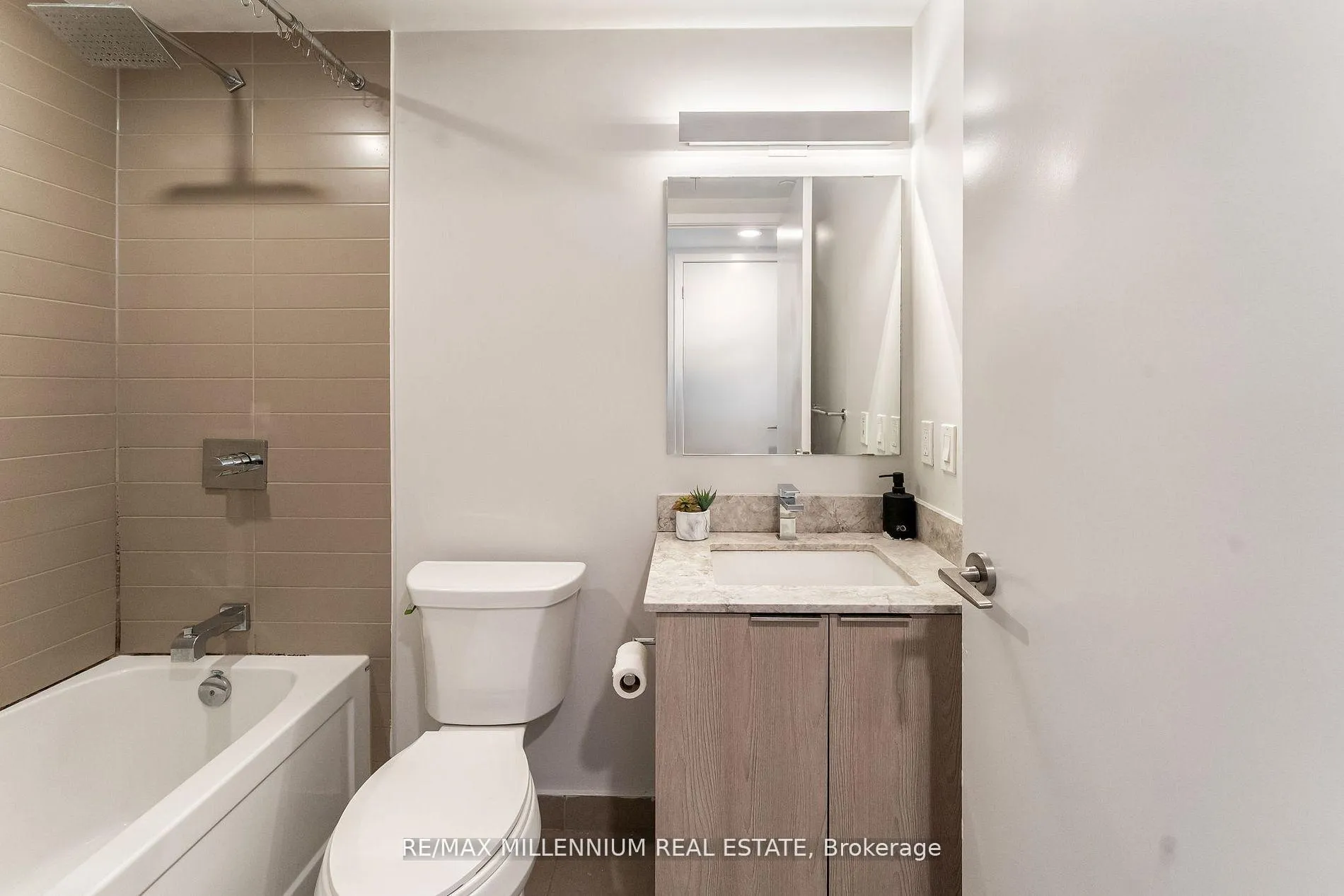 Photo 7 of Unit 1308, 18 Maitland Terrace, Toronto, Church-Yonge Corridor — HOMEH