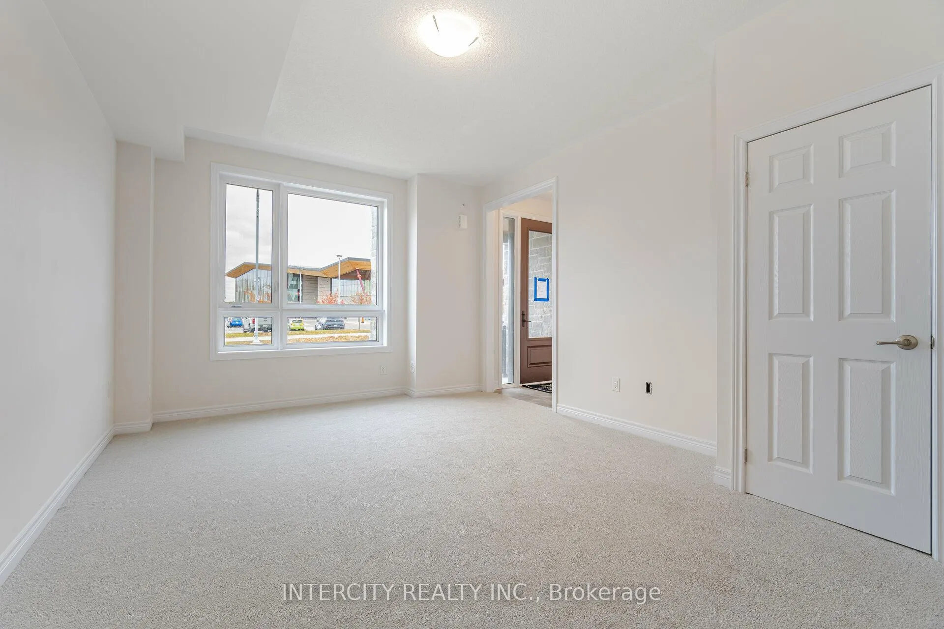 Photo 6 of 19 Mumbai Drive, Markham, Middlefield — HOMEH