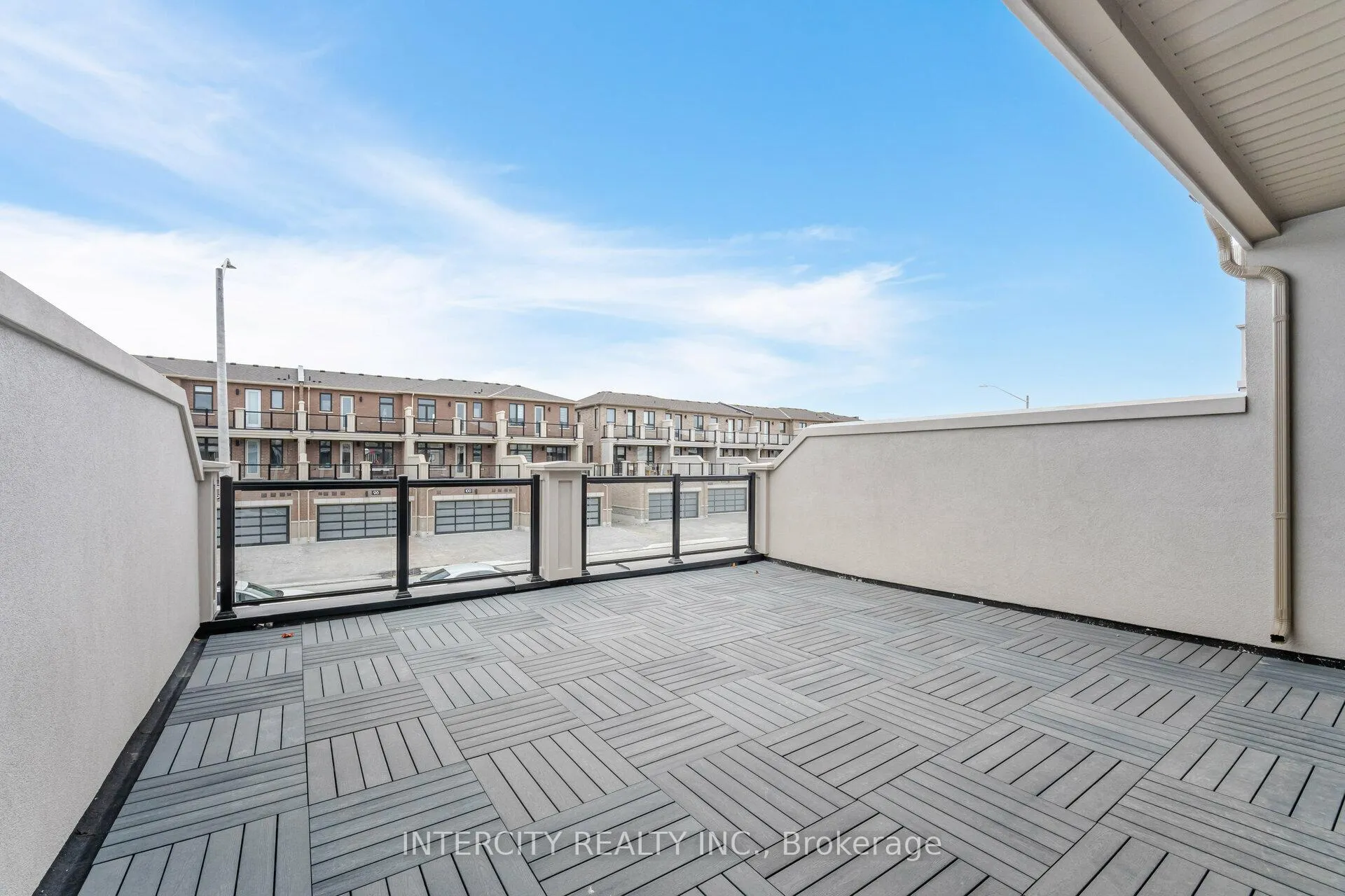 Photo 20 of 19 Mumbai Drive, Markham, Middlefield — HOMEH