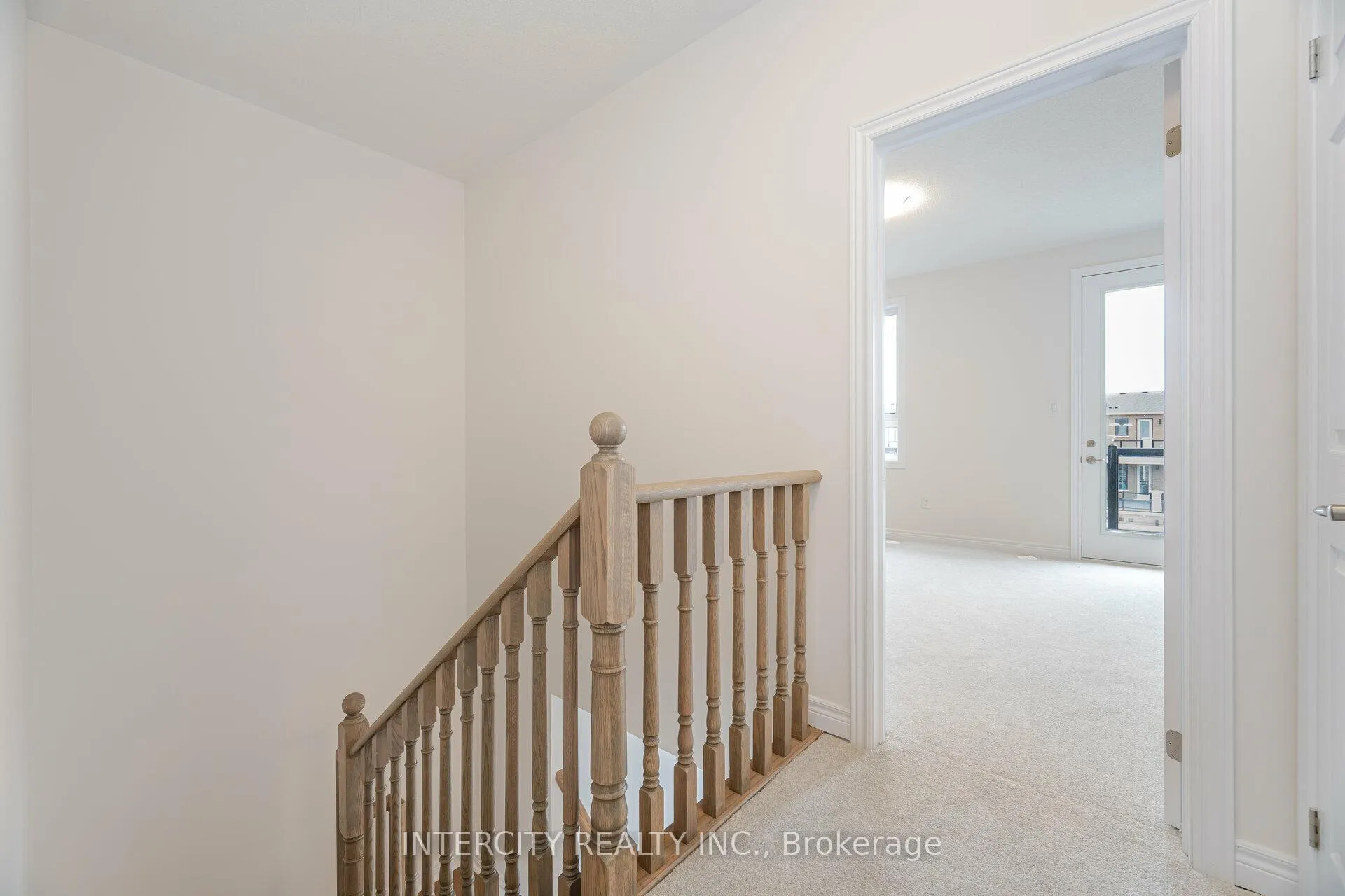 Photo 25 of 19 Mumbai Drive, Markham, Middlefield — HOMEH