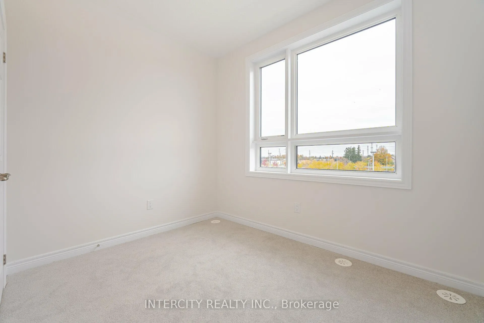 Photo 35 of 19 Mumbai Drive, Markham, Middlefield — HOMEH