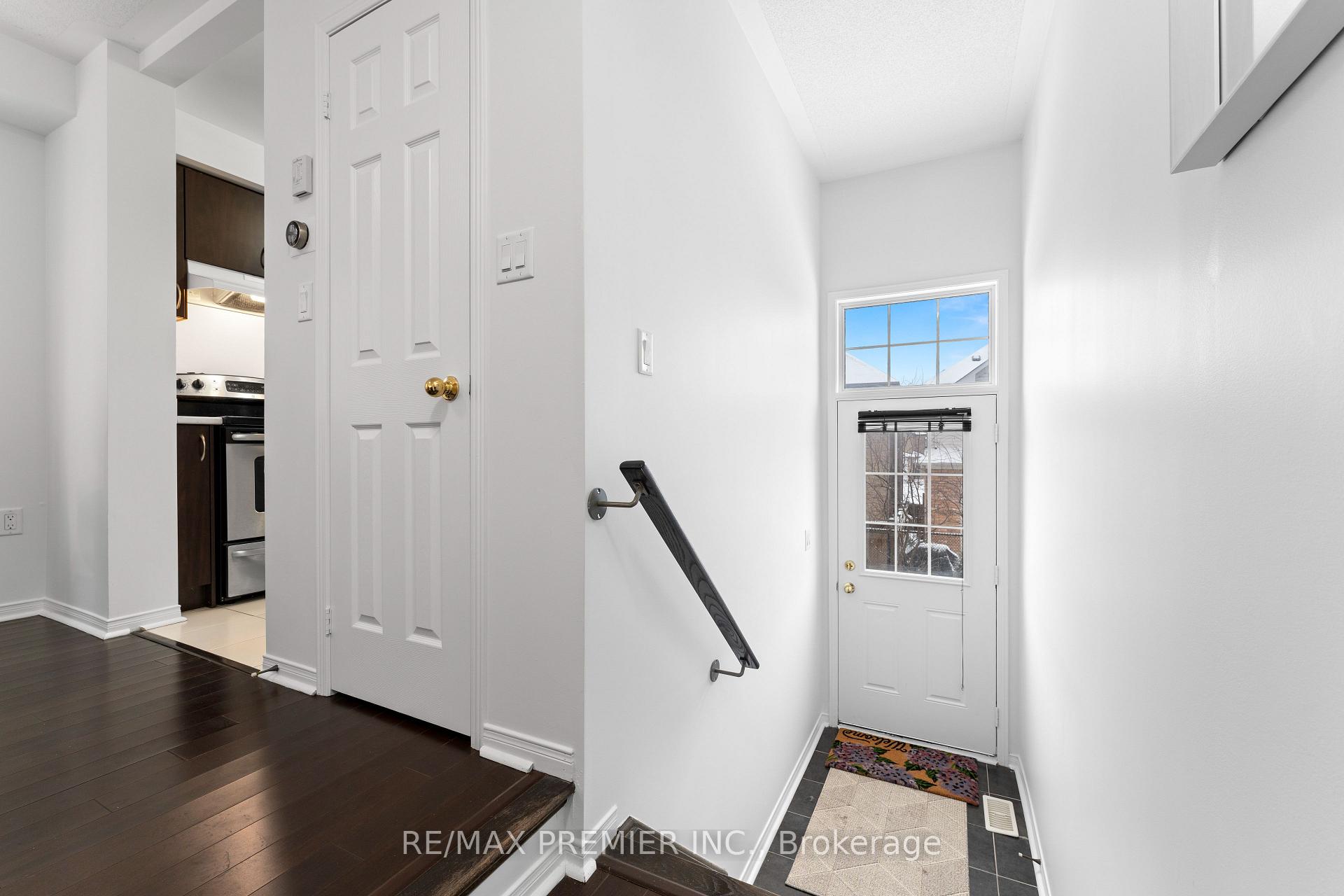 Photo 6 of 14 Cooperage Lane, Ajax, Central — HOMEH