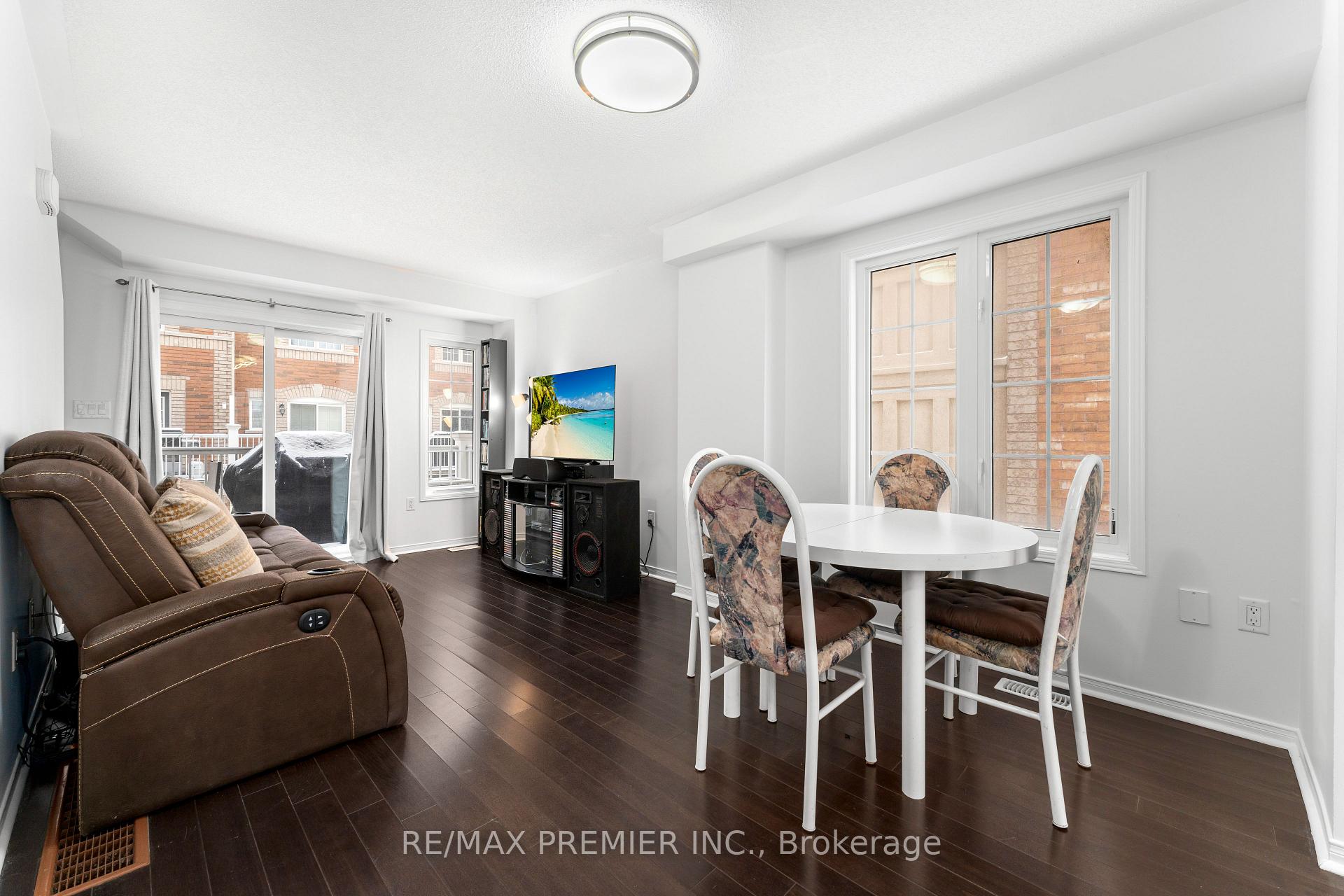 Photo 7 of 14 Cooperage Lane, Ajax, Central — HOMEH