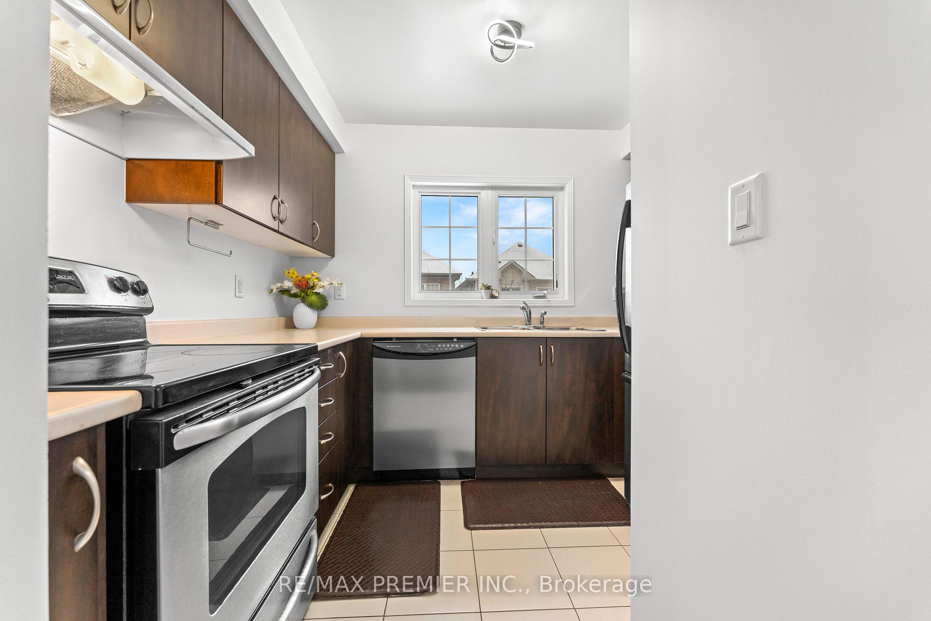 Photo 10 of 14 Cooperage Lane, Ajax, Central — HOMEH