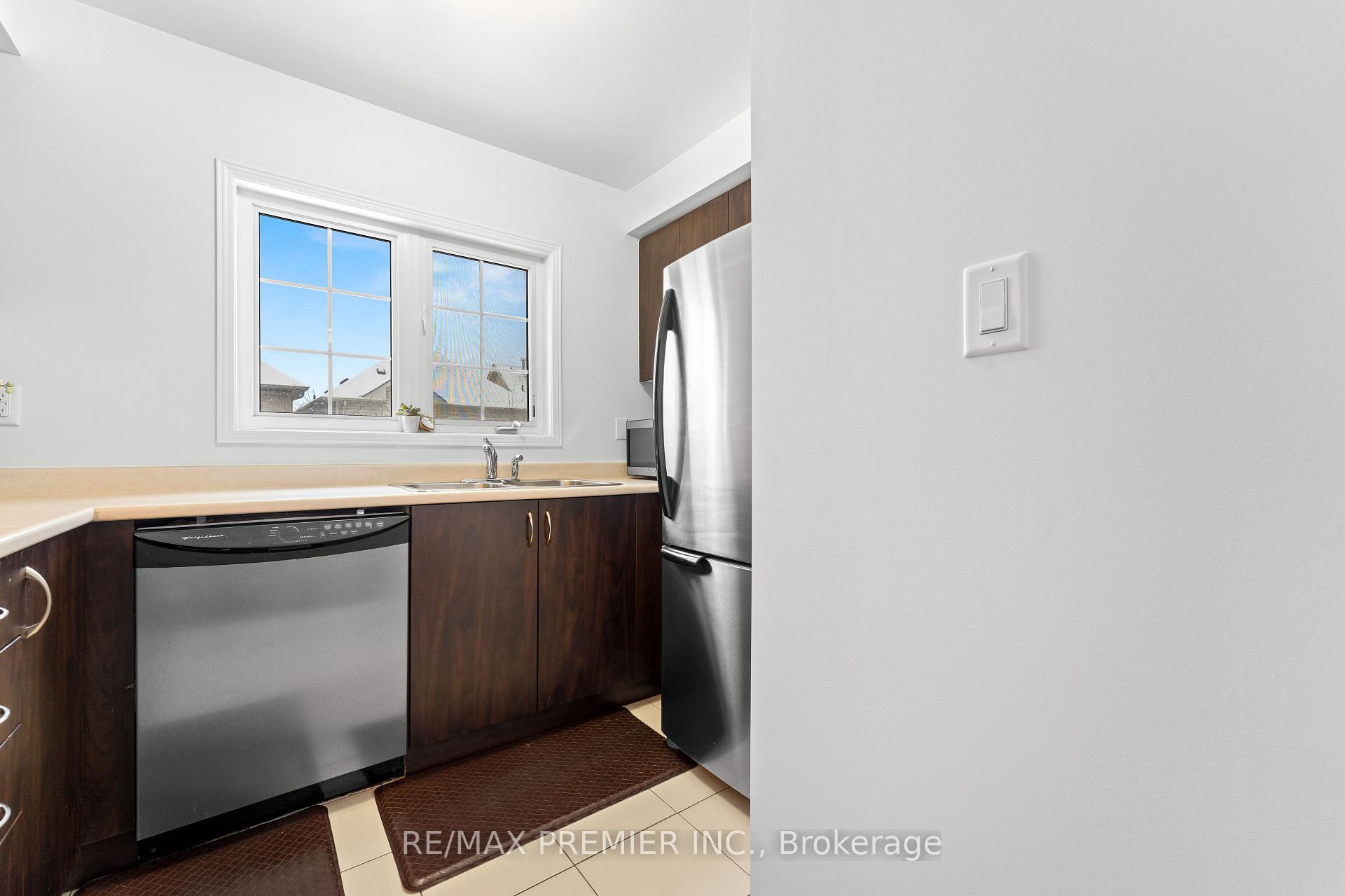 Photo 11 of 14 Cooperage Lane, Ajax, Central — HOMEH
