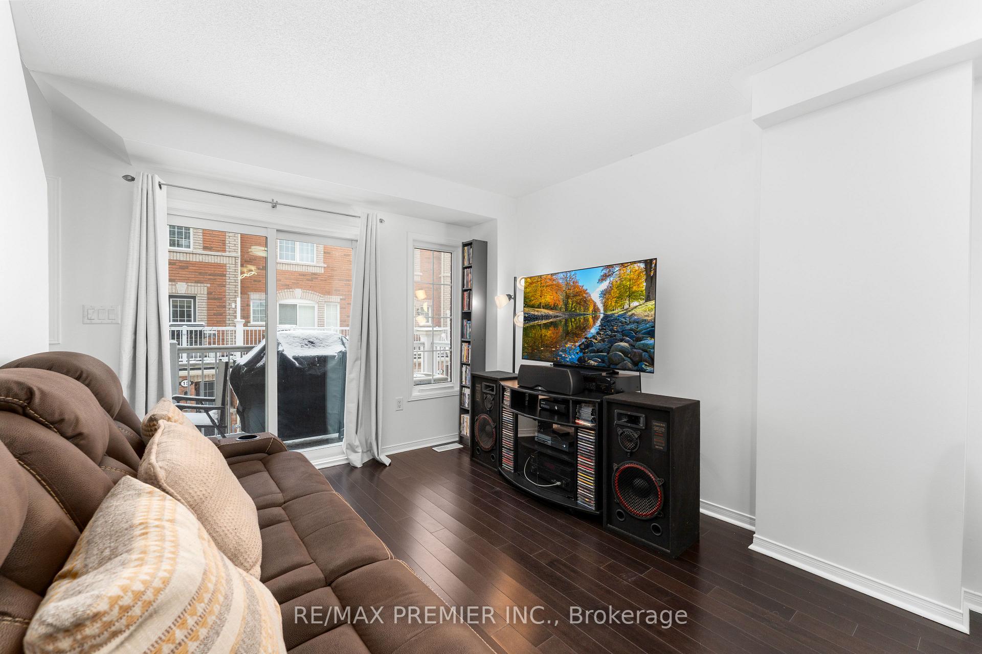 Photo 12 of 14 Cooperage Lane, Ajax, Central — HOMEH