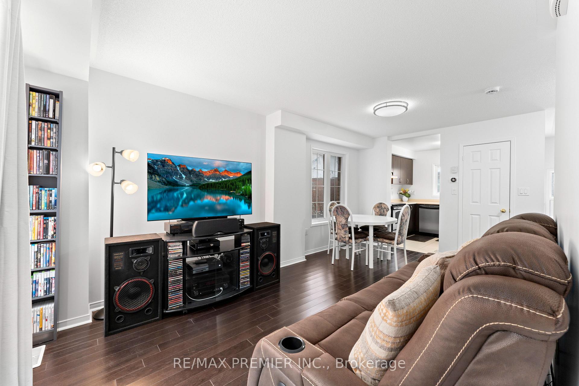 Photo 13 of 14 Cooperage Lane, Ajax, Central — HOMEH