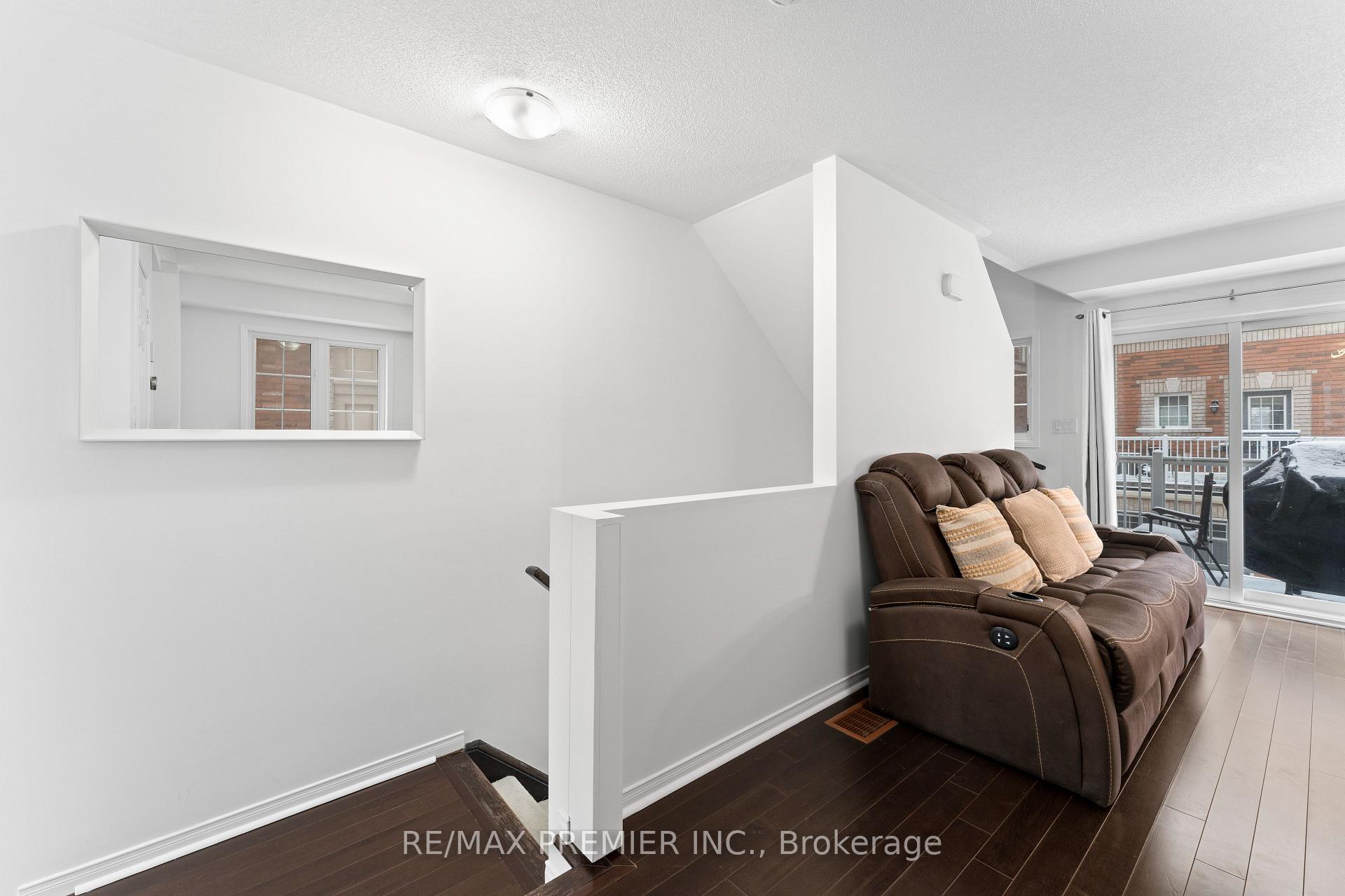 Photo 15 of 14 Cooperage Lane, Ajax, Central — HOMEH