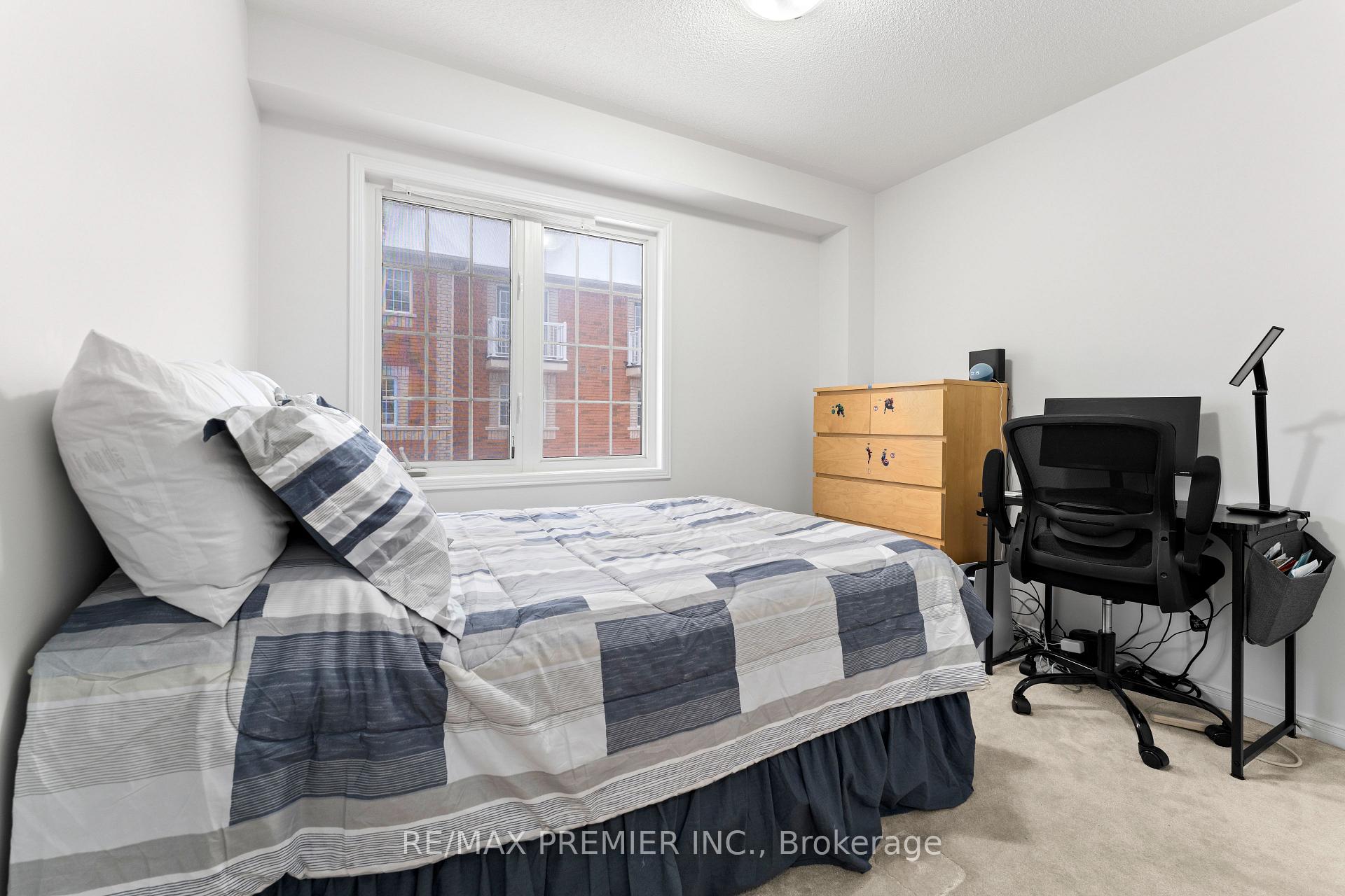 Photo 16 of 14 Cooperage Lane, Ajax, Central — HOMEH