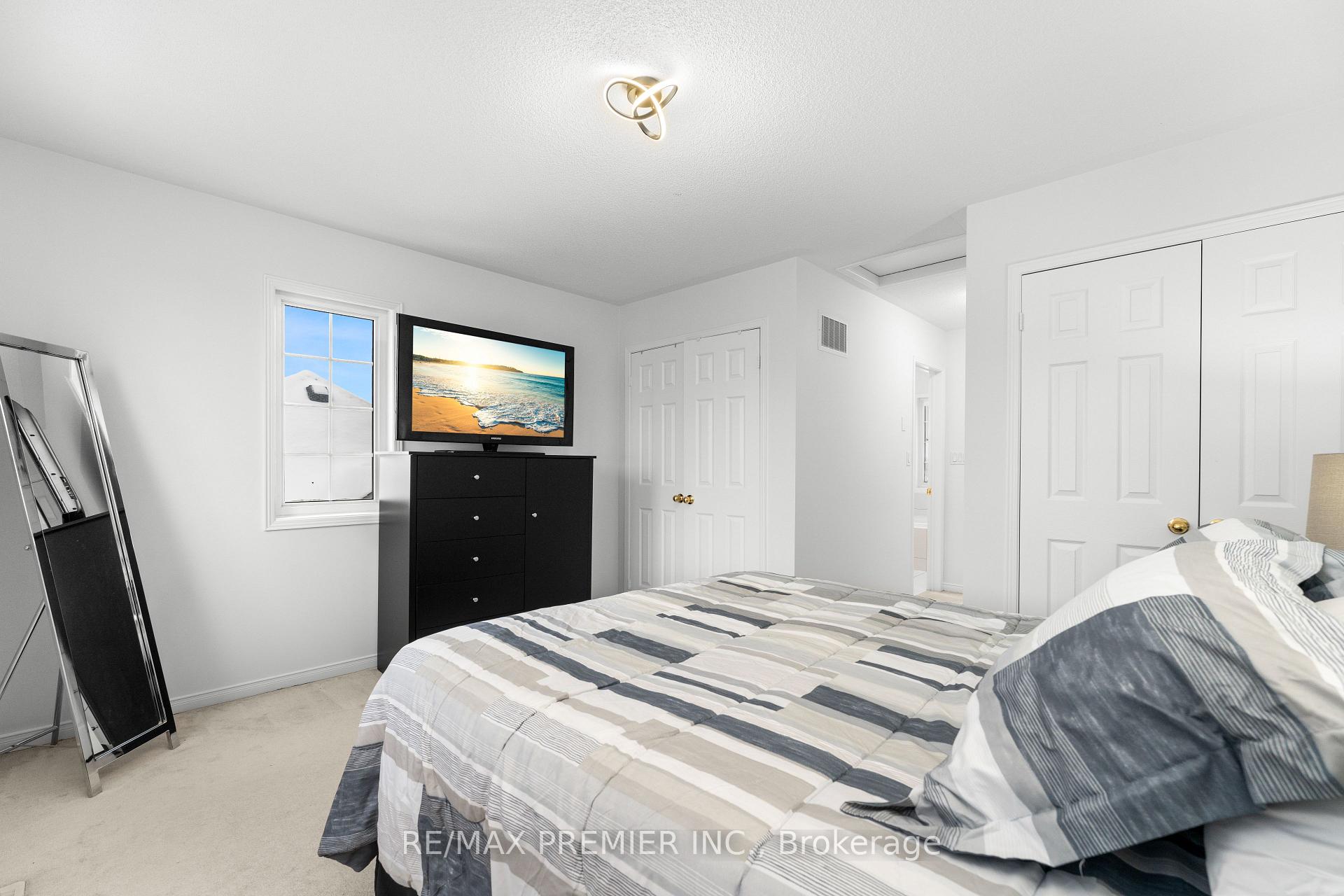 Photo 20 of 14 Cooperage Lane, Ajax, Central — HOMEH