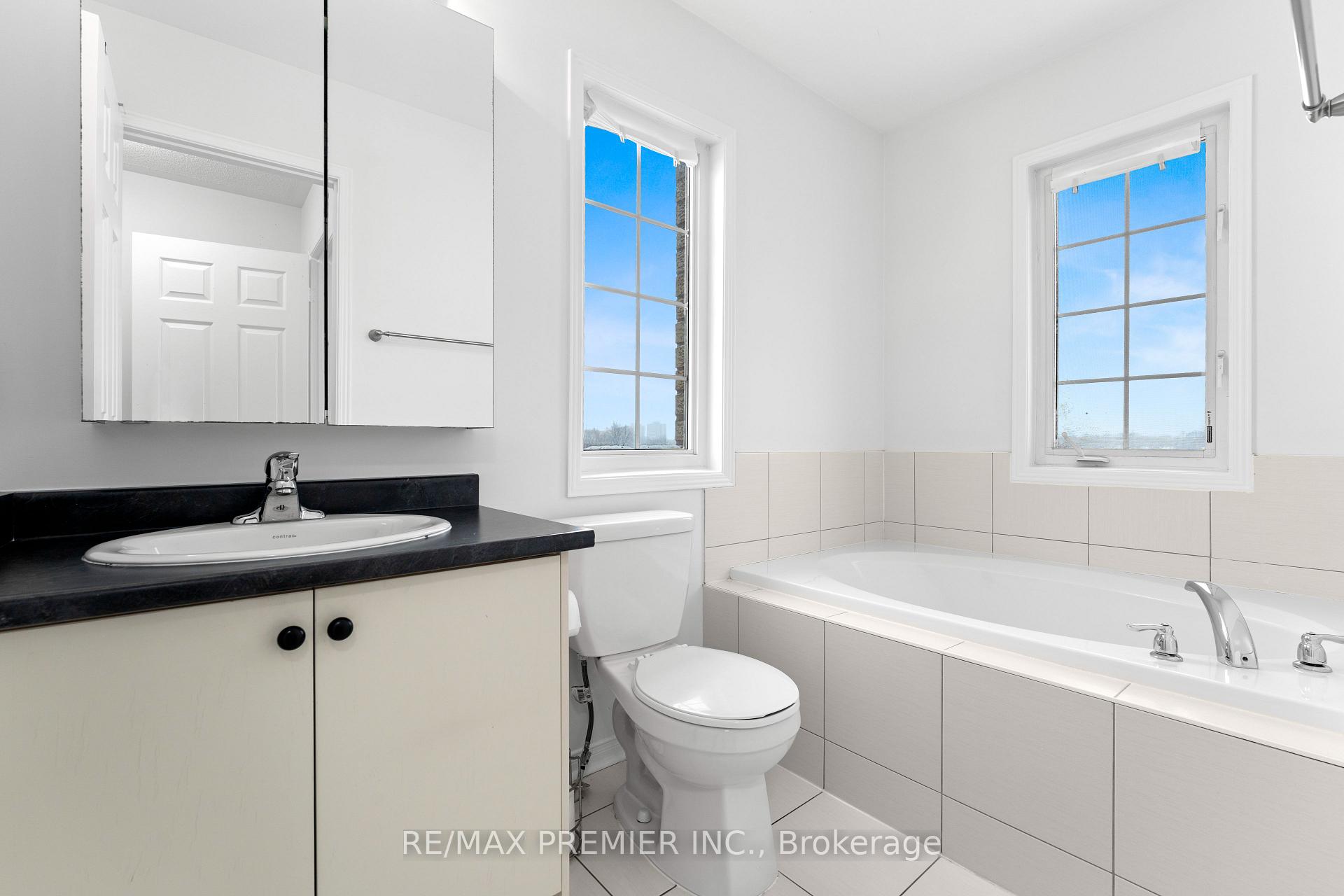Photo 21 of 14 Cooperage Lane, Ajax, Central — HOMEH