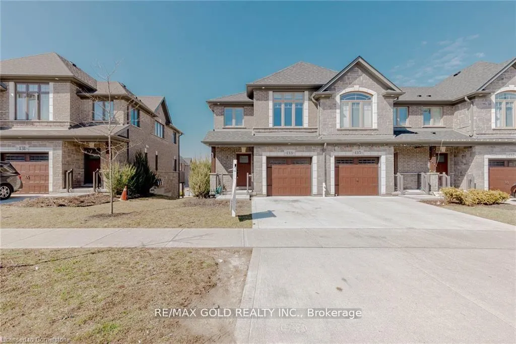 Photo 1 of 133 Hollybrook Trail, Kitchener — HOMEH