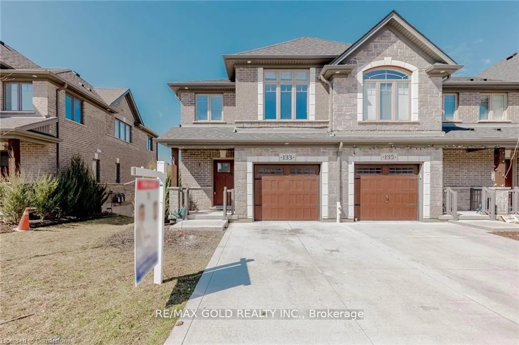 Photo 4 of 133 Hollybrook Trail, Kitchener — HOMEH