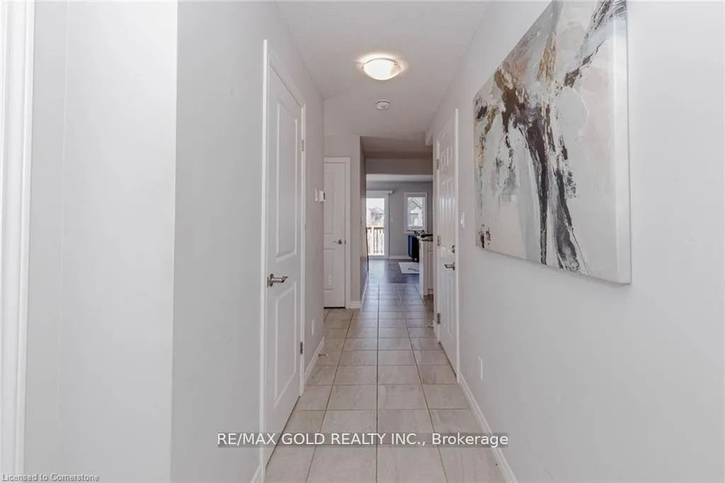 Photo 9 of 133 Hollybrook Trail, Kitchener — HOMEH
