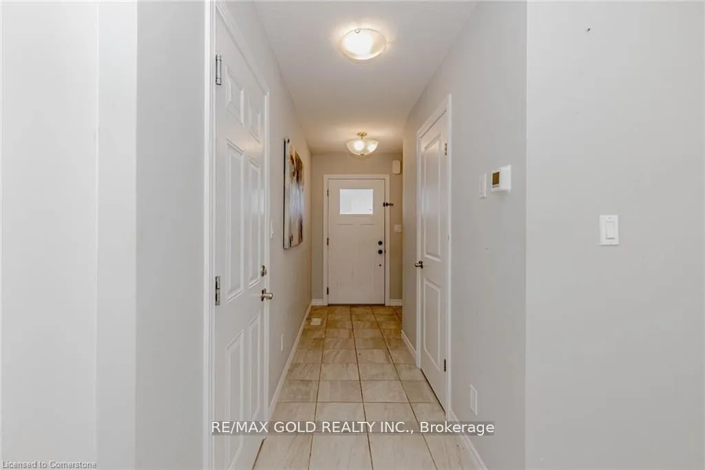 Photo 10 of 133 Hollybrook Trail, Kitchener — HOMEH