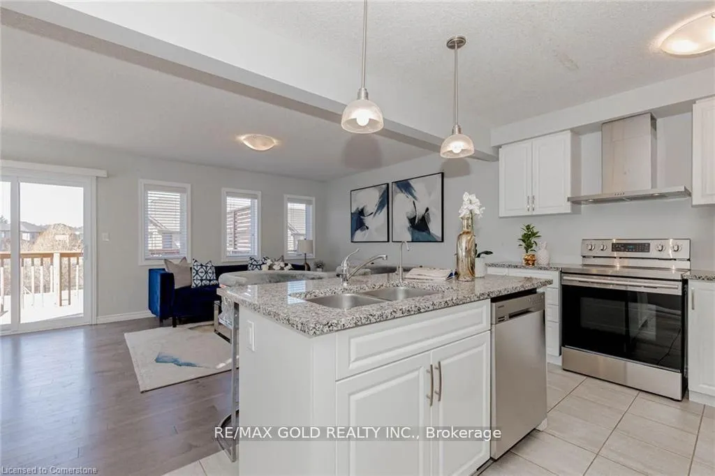 Photo 12 of 133 Hollybrook Trail, Kitchener — HOMEH