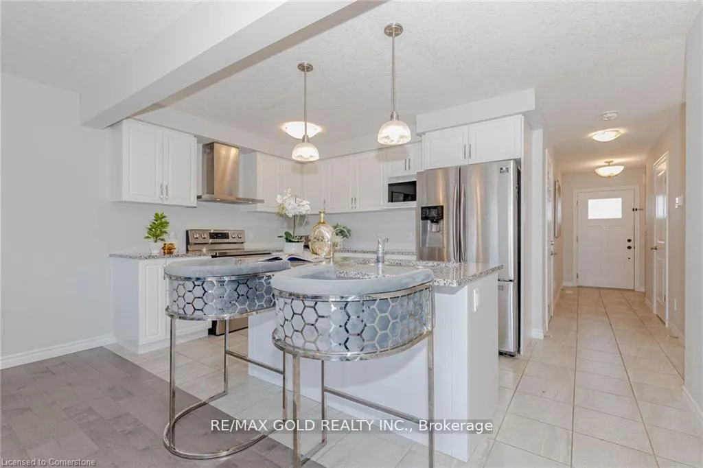 Photo 14 of 133 Hollybrook Trail, Kitchener — HOMEH