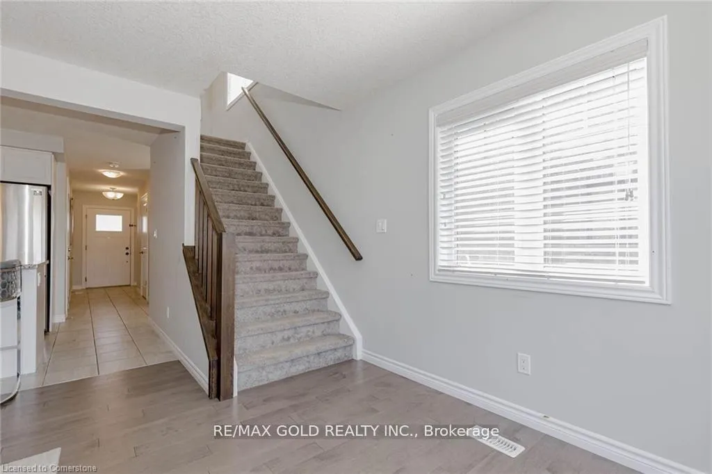 Photo 28 of 133 Hollybrook Trail, Kitchener — HOMEH