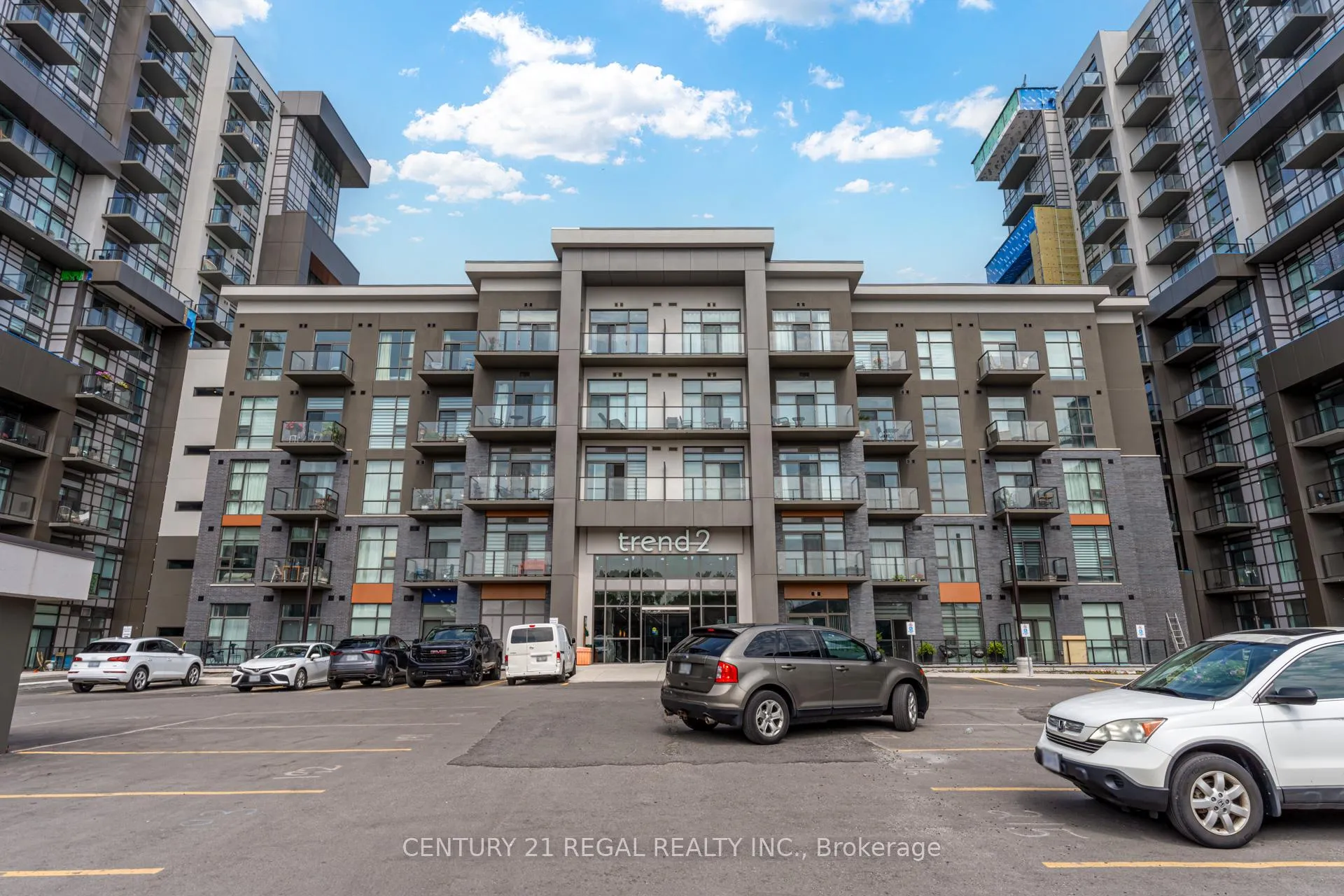 Photo 3 of Unit 702, 460 Dundas Street E, Hamilton, Waterdown — HOMEH