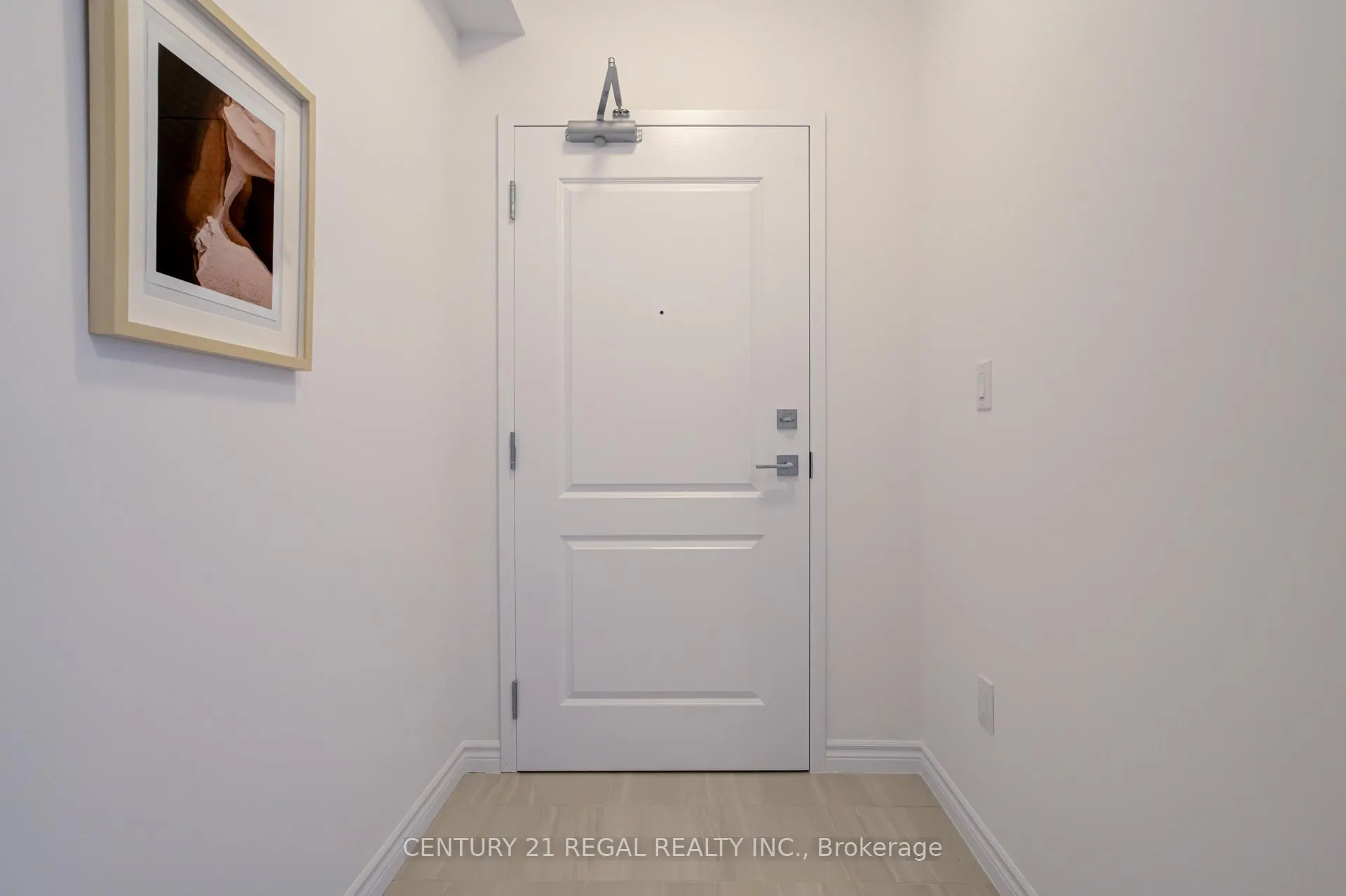 Photo 6 of Unit 702, 460 Dundas Street E, Hamilton, Waterdown — HOMEH
