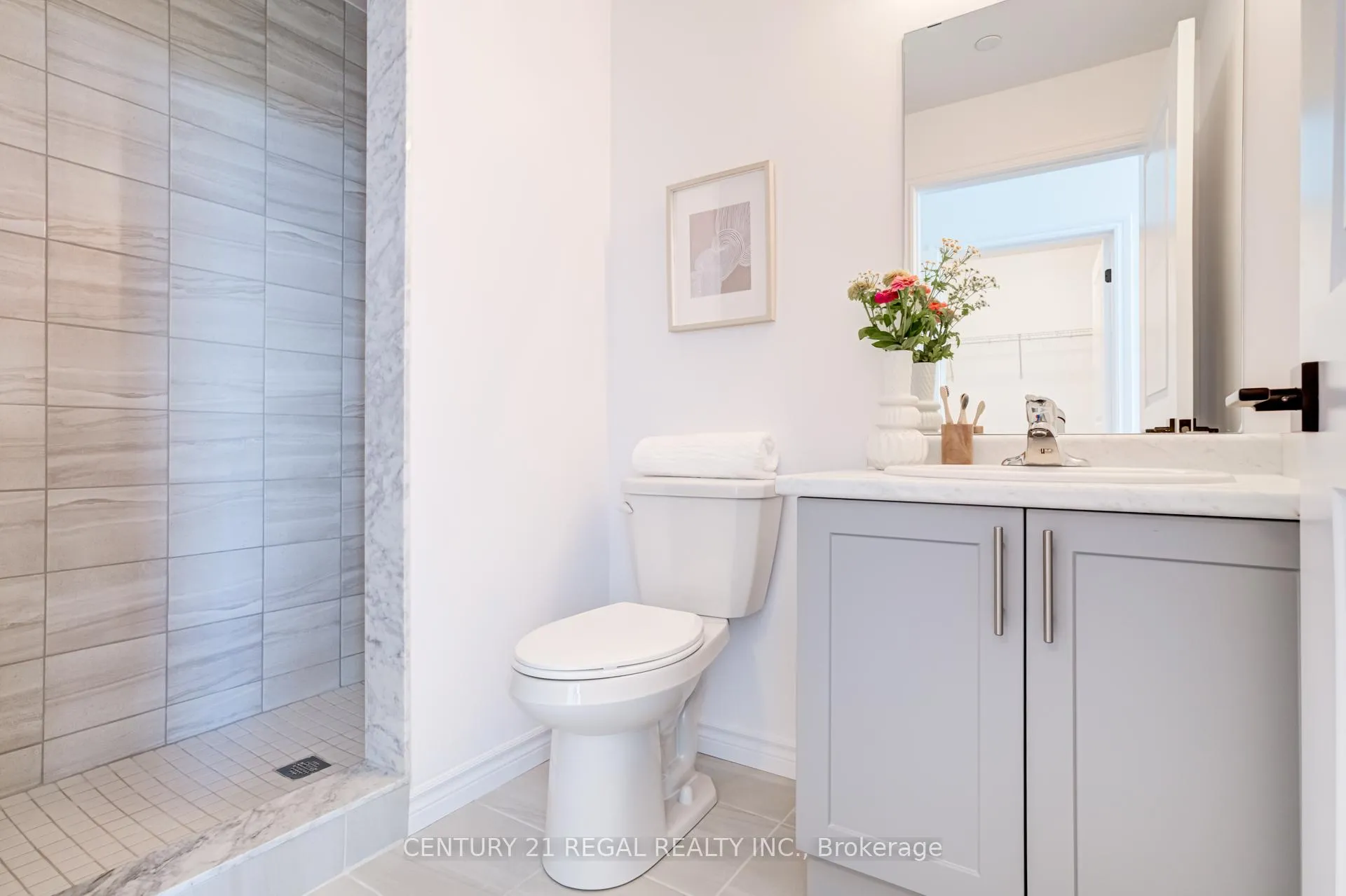 Photo 13 of Unit 702, 460 Dundas Street E, Hamilton, Waterdown — HOMEH
