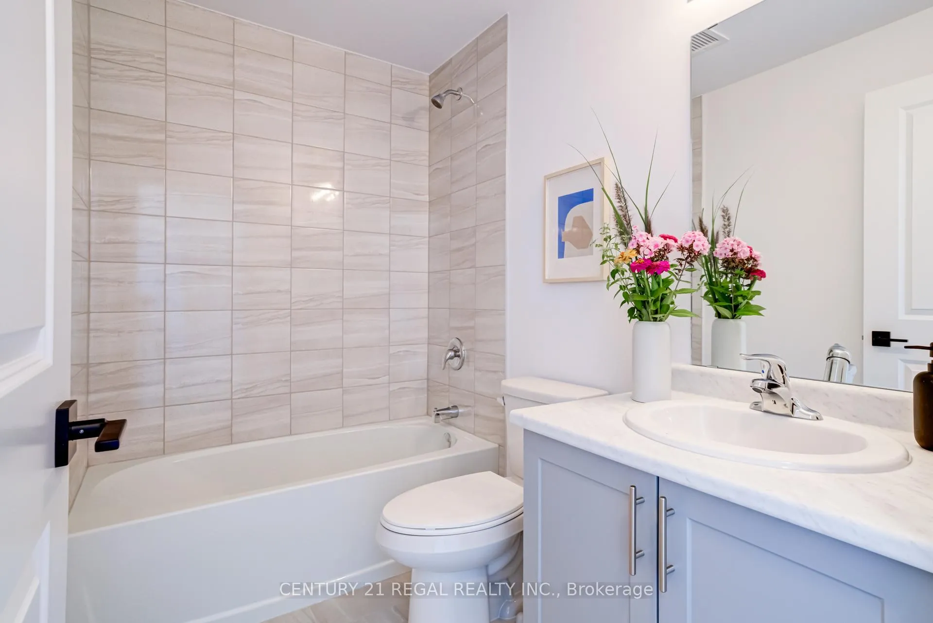Photo 17 of Unit 702, 460 Dundas Street E, Hamilton, Waterdown — HOMEH