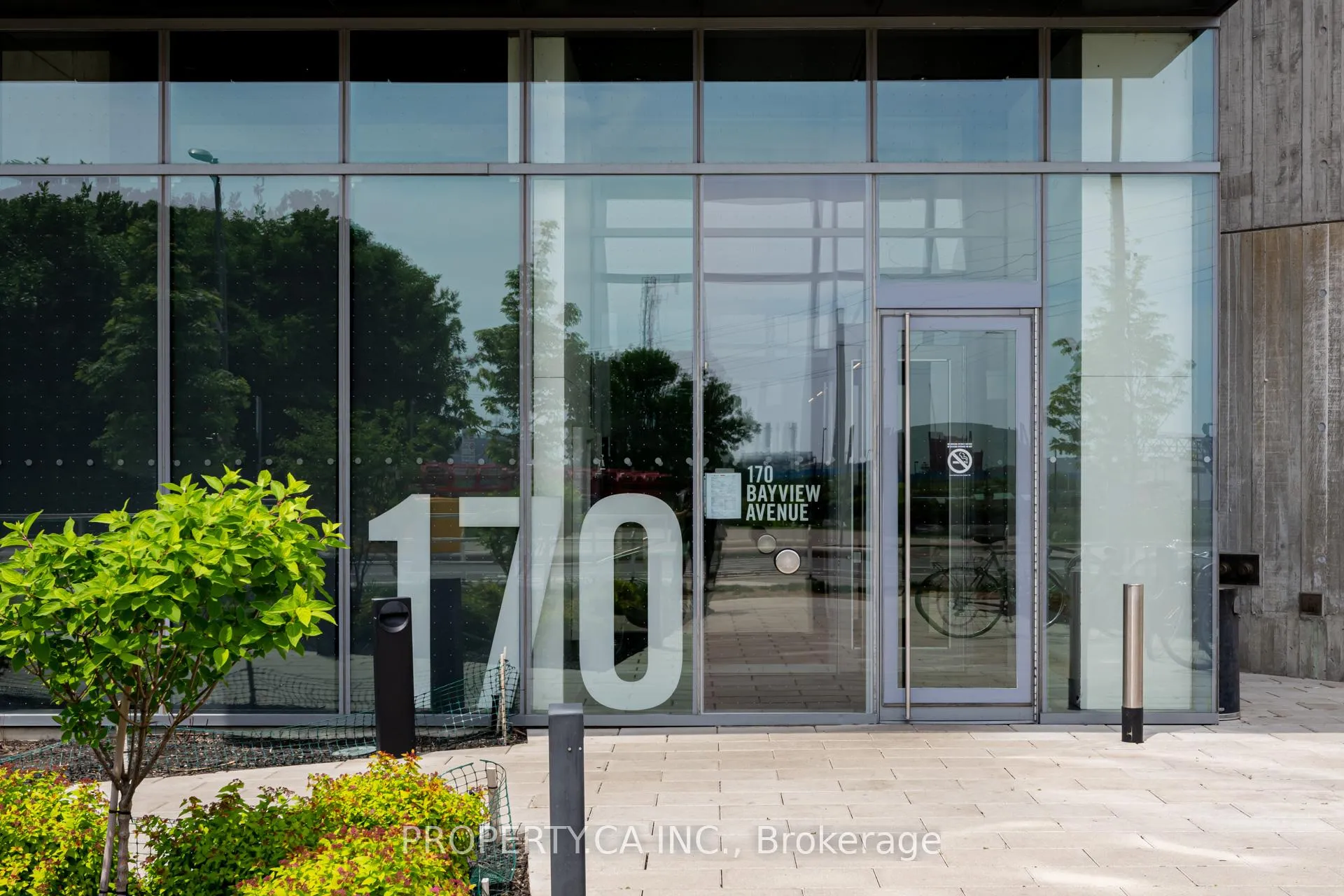 Photo 2 of Unit 1907, 170 Bayview Avenue, Toronto, Waterfront Communities — HOMEH