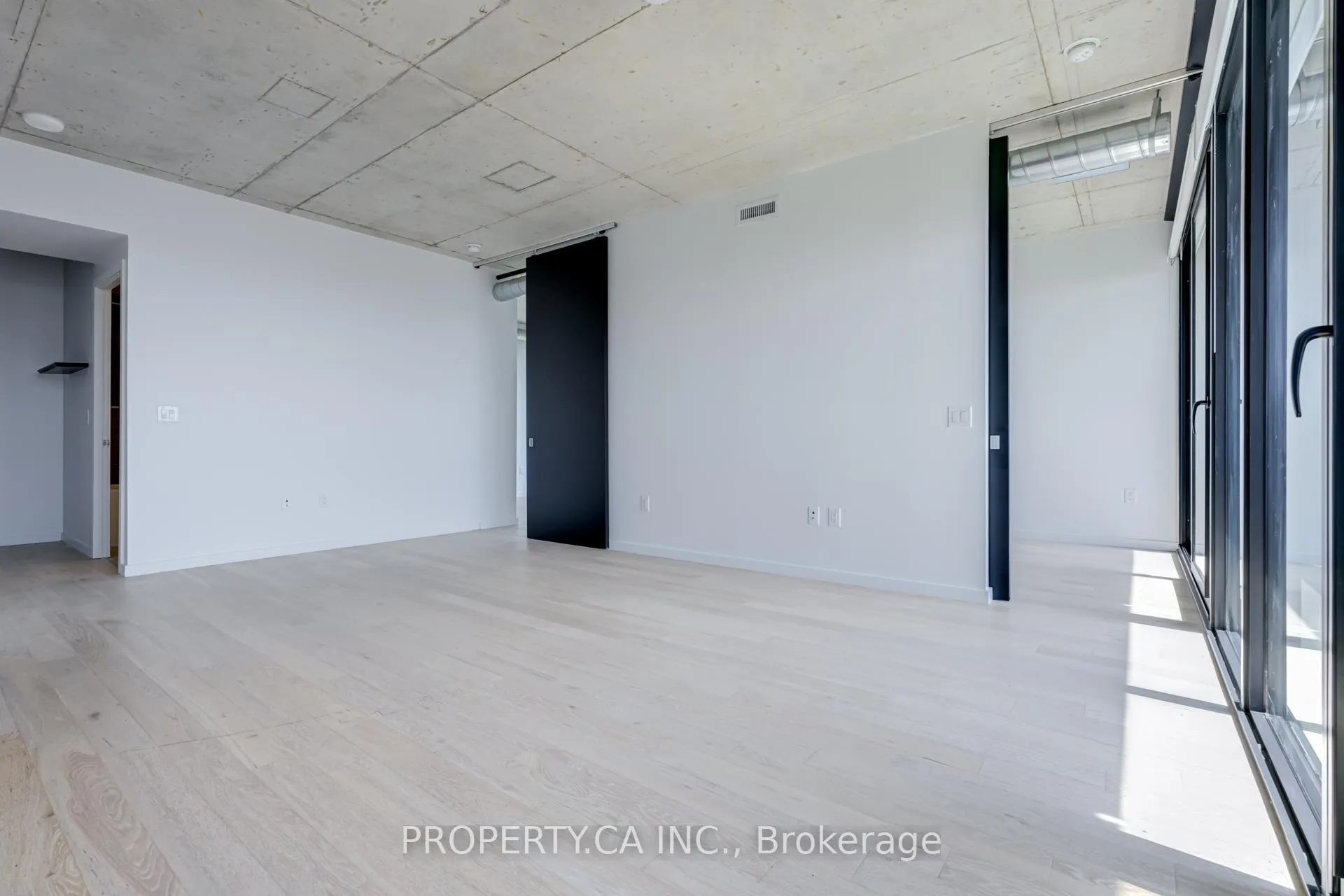 Photo 5 of Unit 1907, 170 Bayview Avenue, Toronto, Waterfront Communities — HOMEH