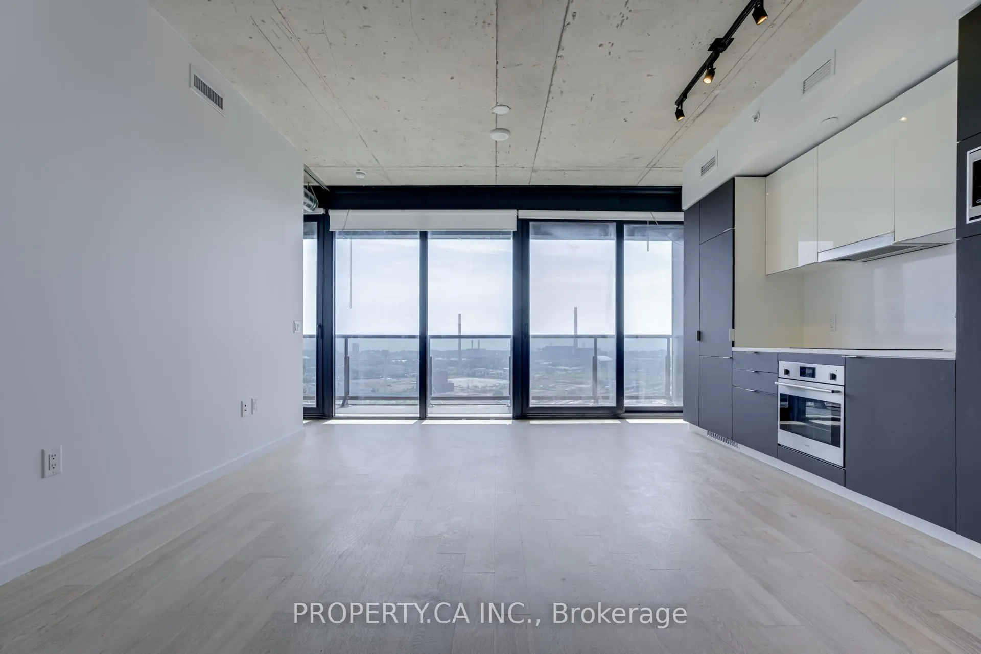 Photo 6 of Unit 1907, 170 Bayview Avenue, Toronto, Waterfront Communities — HOMEH