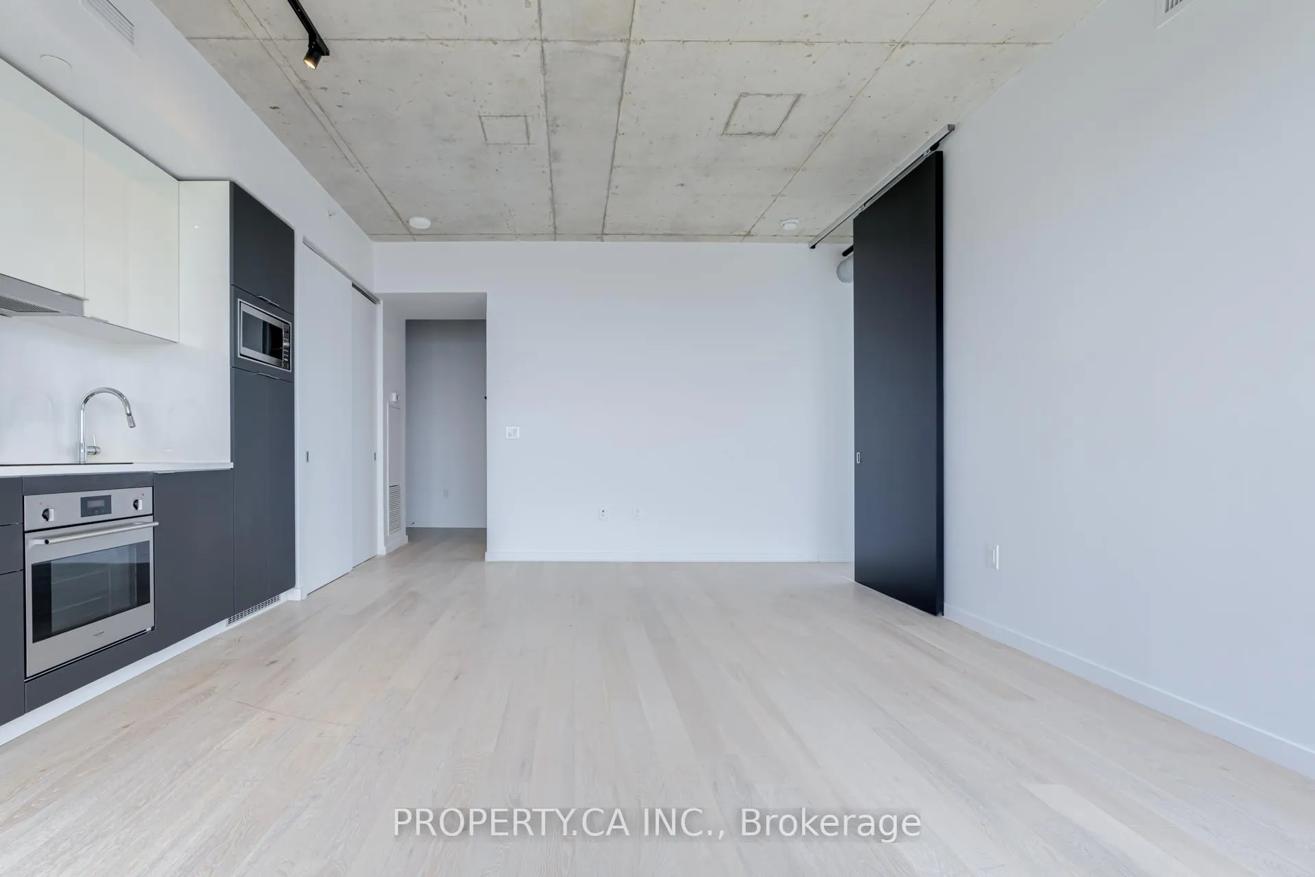 Photo 7 of Unit 1907, 170 Bayview Avenue, Toronto, Waterfront Communities — HOMEH