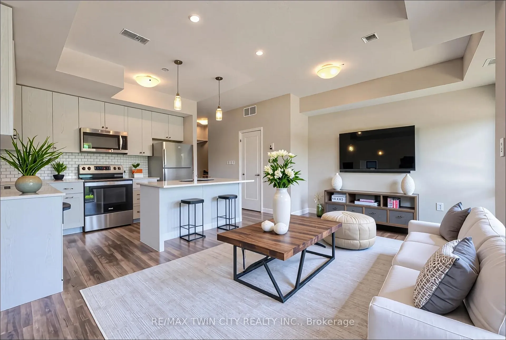 Photo 2 of Unit D13, 10 Palace Street, Kitchener, Laurentian Hills — HOMEH