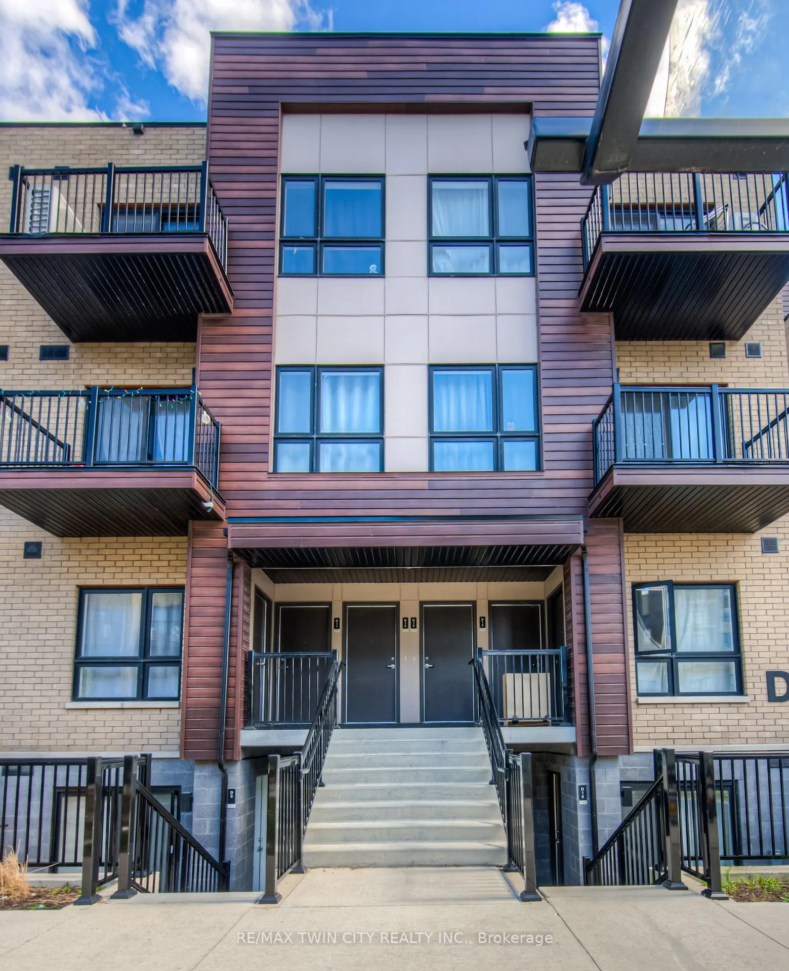 Photo 8 of Unit D13, 10 Palace Street, Kitchener, Laurentian Hills — HOMEH