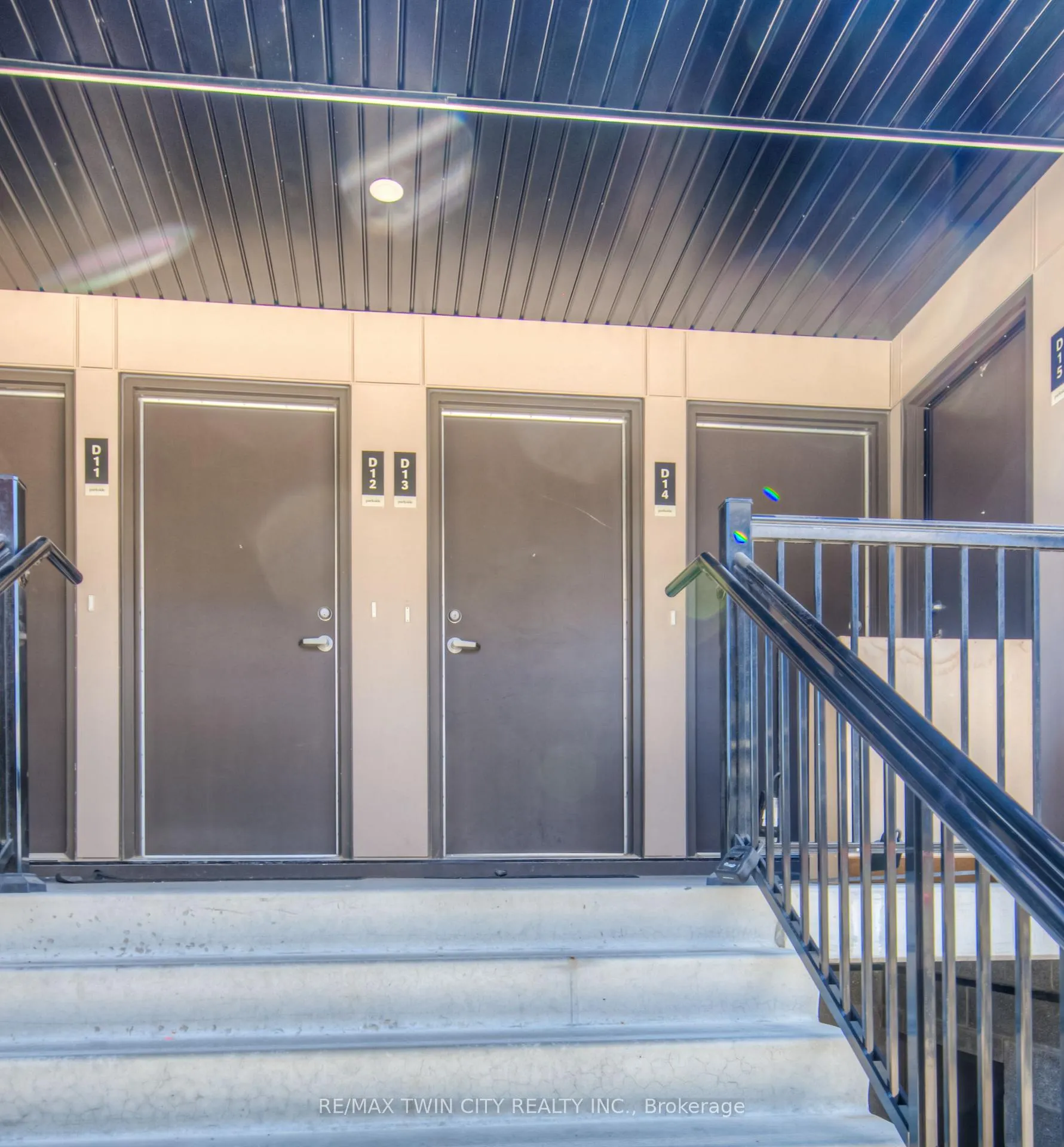 Photo 9 of Unit D13, 10 Palace Street, Kitchener, Laurentian Hills — HOMEH