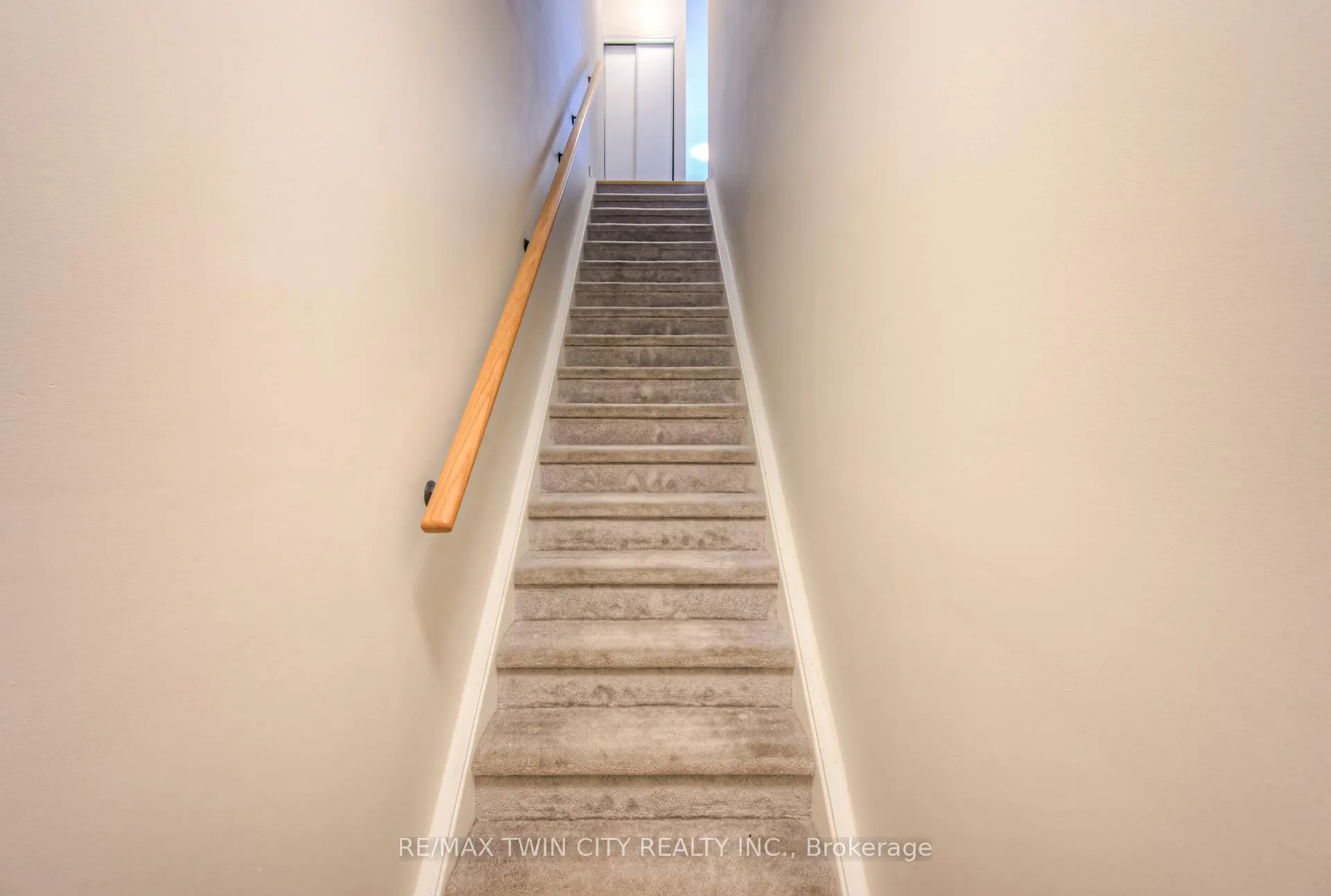 Photo 12 of Unit D13, 10 Palace Street, Kitchener, Laurentian Hills — HOMEH