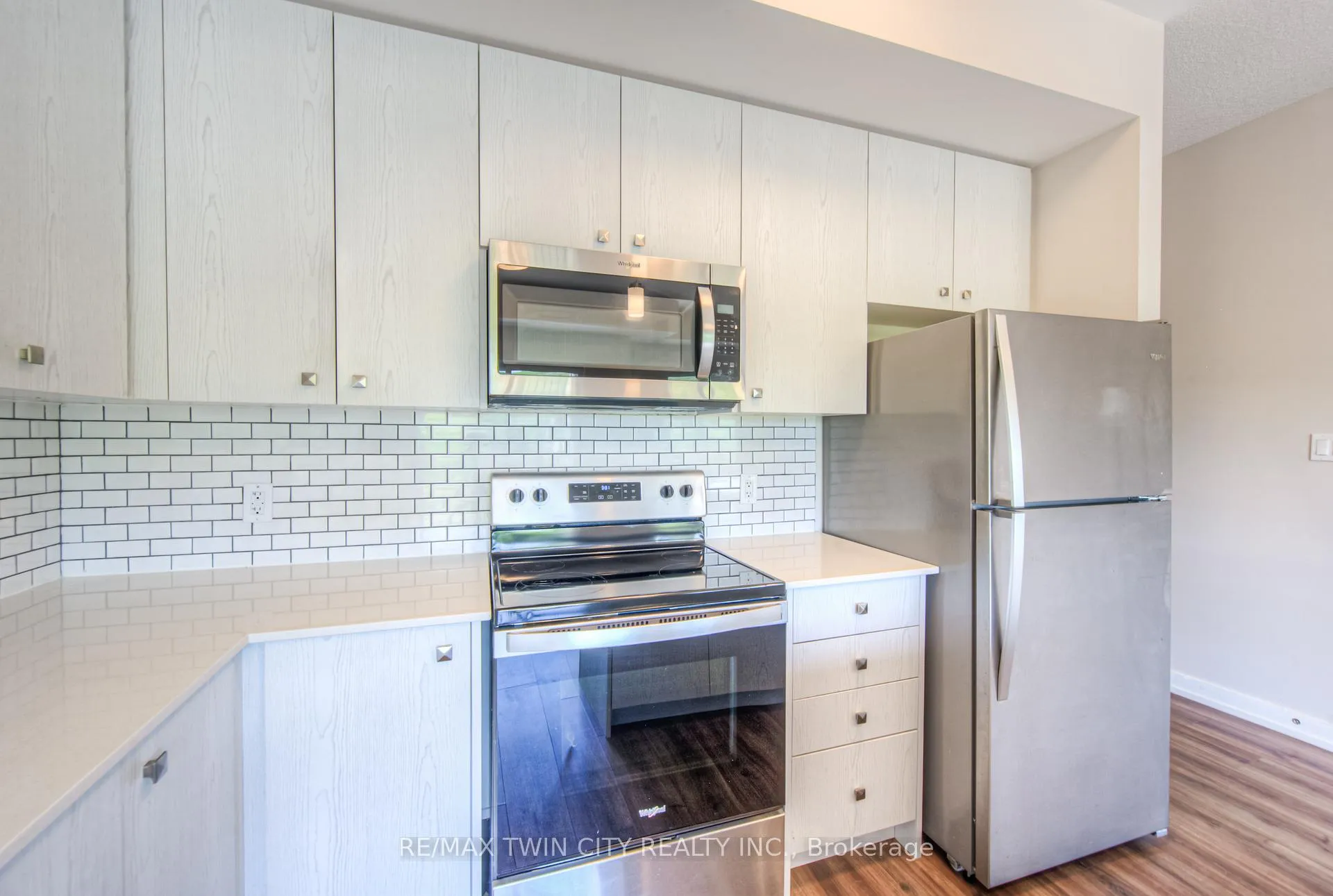 Photo 14 of Unit D13, 10 Palace Street, Kitchener, Laurentian Hills — HOMEH
