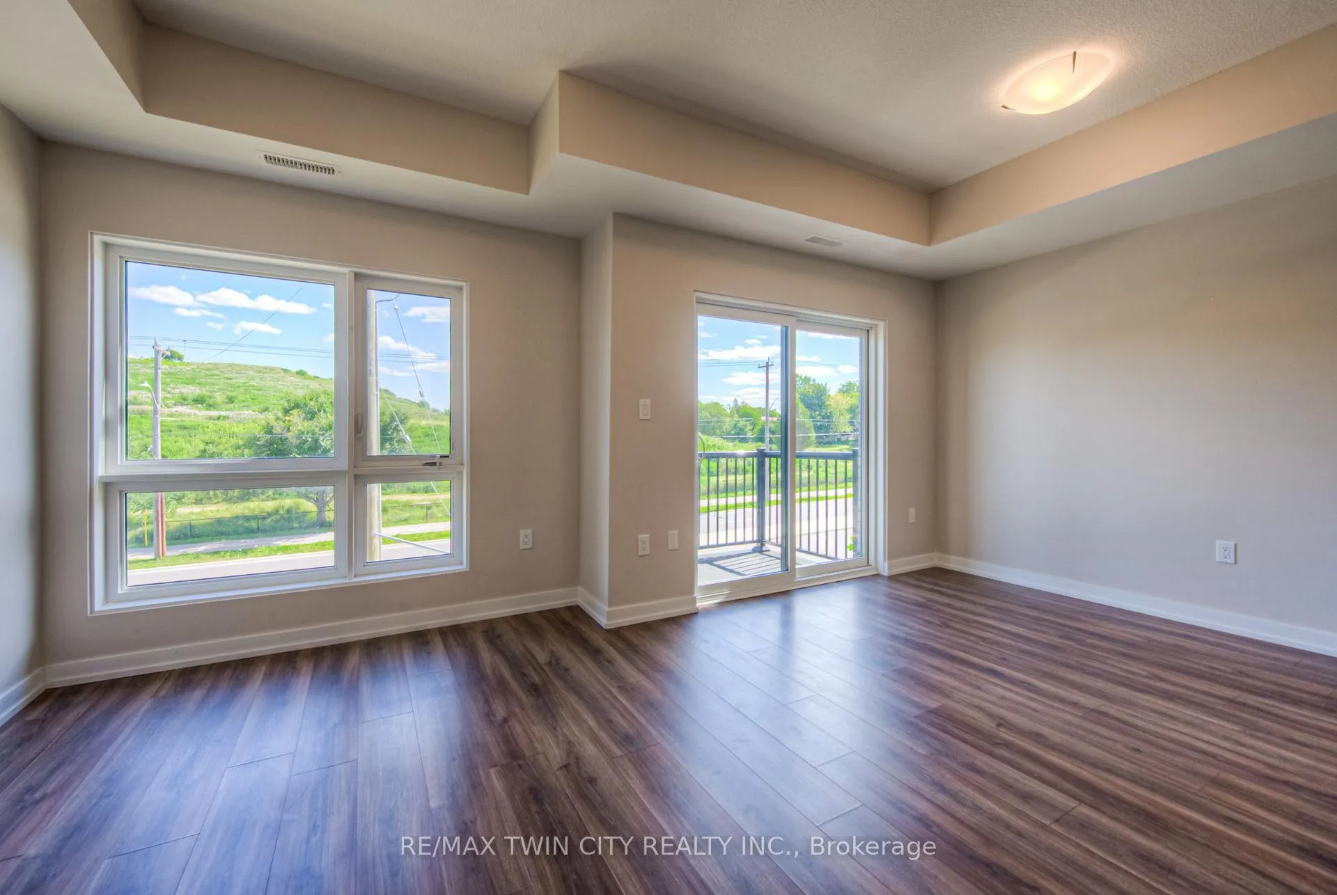 Photo 17 of Unit D13, 10 Palace Street, Kitchener, Laurentian Hills — HOMEH