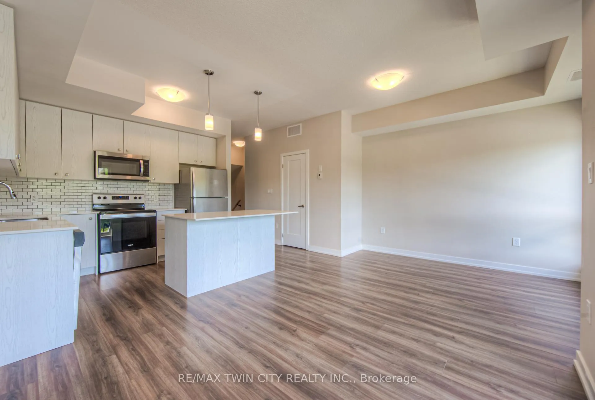 Photo 19 of Unit D13, 10 Palace Street, Kitchener, Laurentian Hills — HOMEH