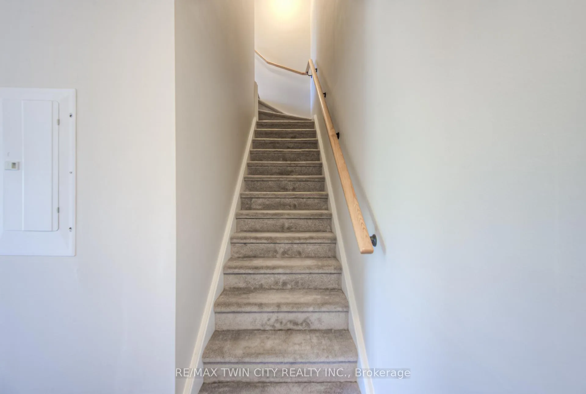 Photo 22 of Unit D13, 10 Palace Street, Kitchener, Laurentian Hills — HOMEH