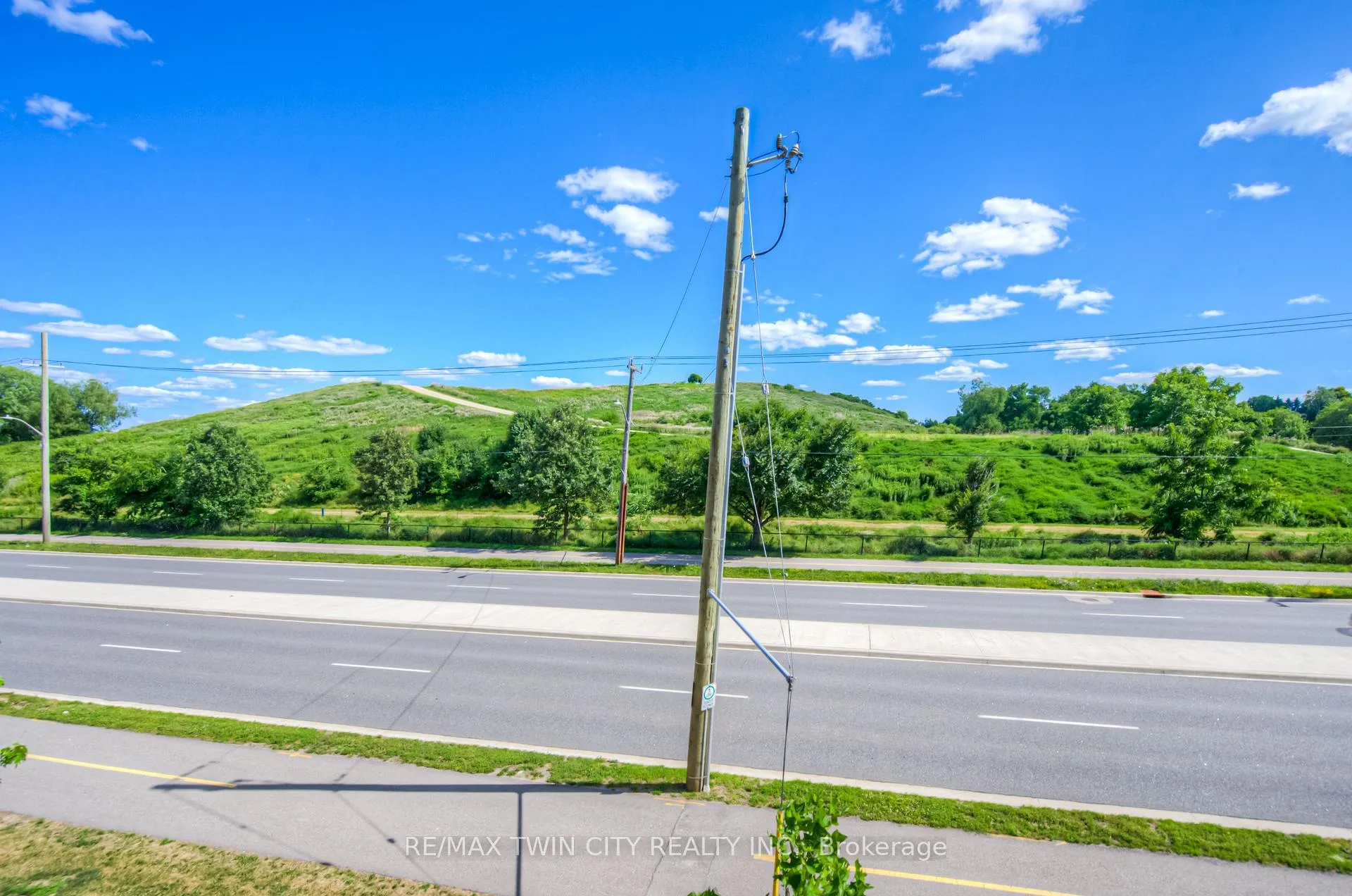 Photo 25 of Unit D13, 10 Palace Street, Kitchener, Laurentian Hills — HOMEH